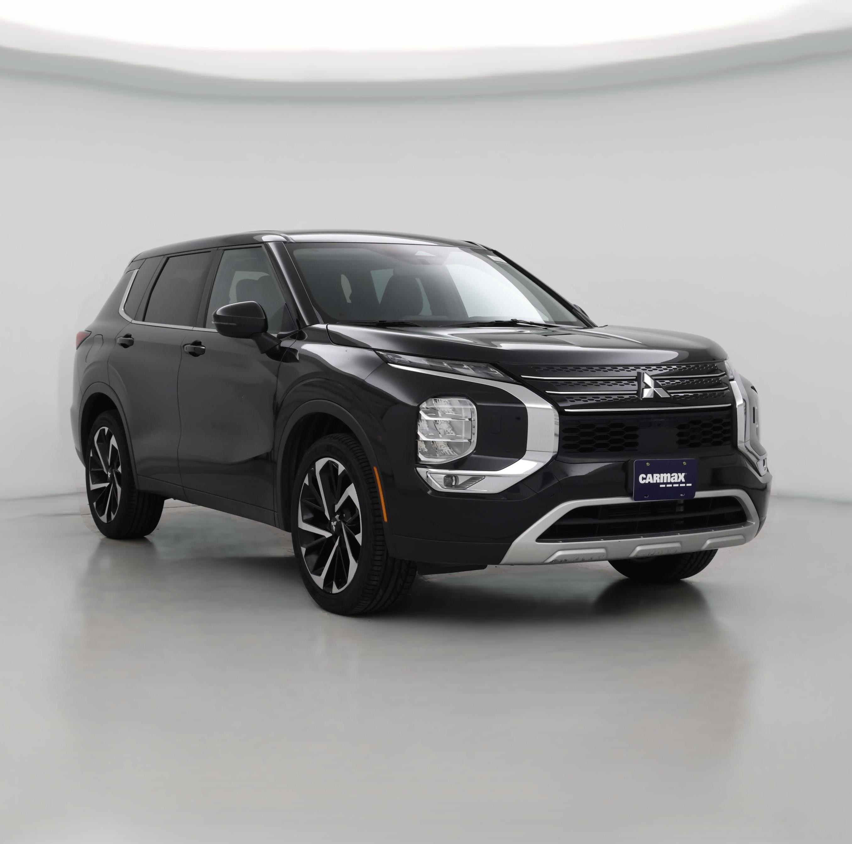 Thumbnail: 2023 Mitsubishi Outlander - 1