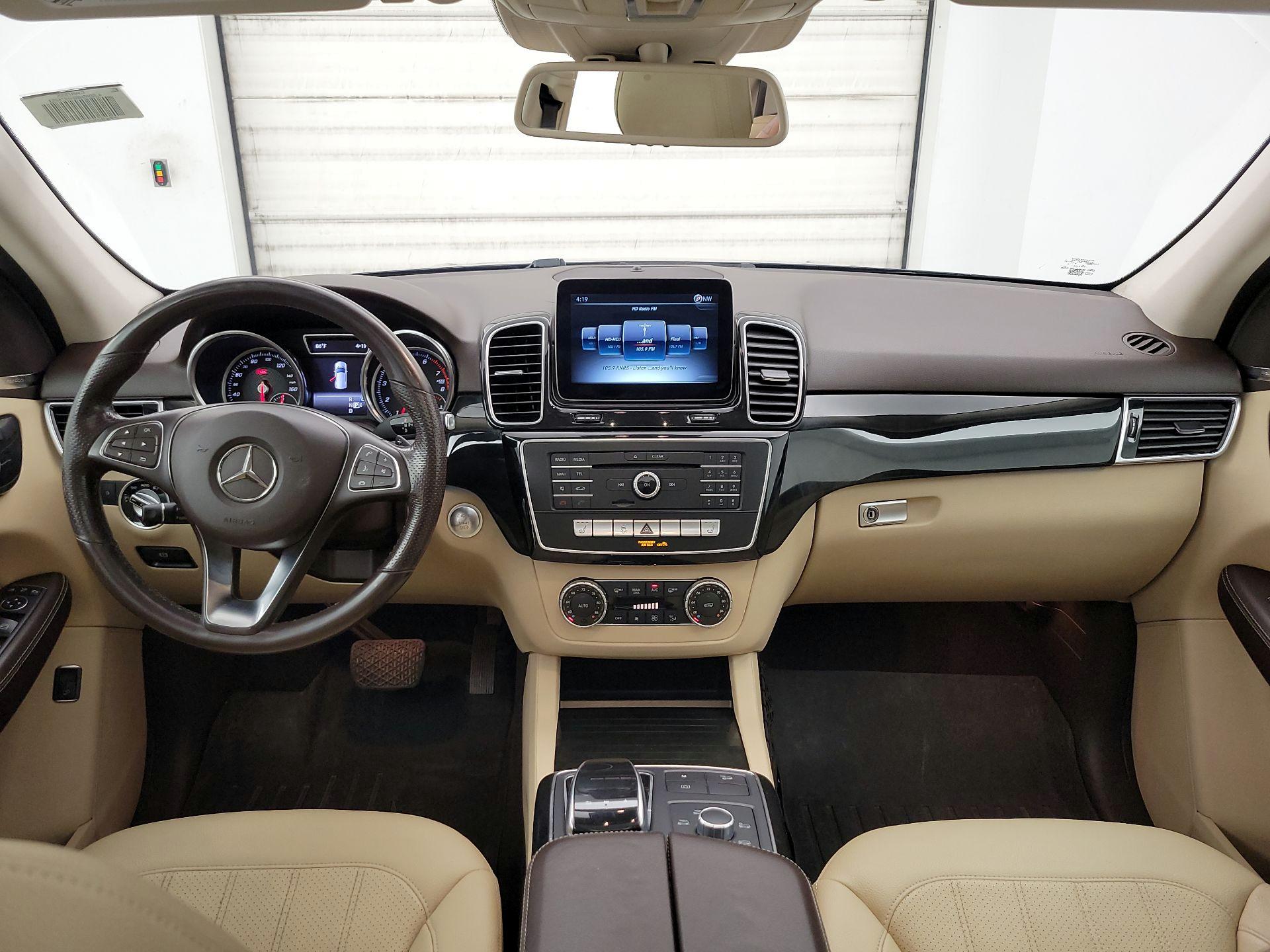 Thumbnail: 2017 Mercedes-Benz GLE - 9
