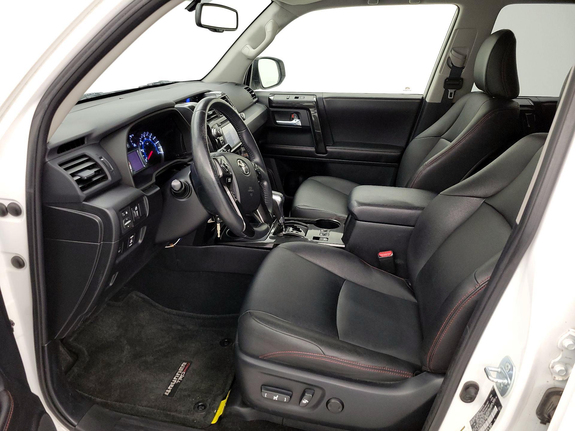 Thumbnail: 2015 Toyota 4Runner - 11