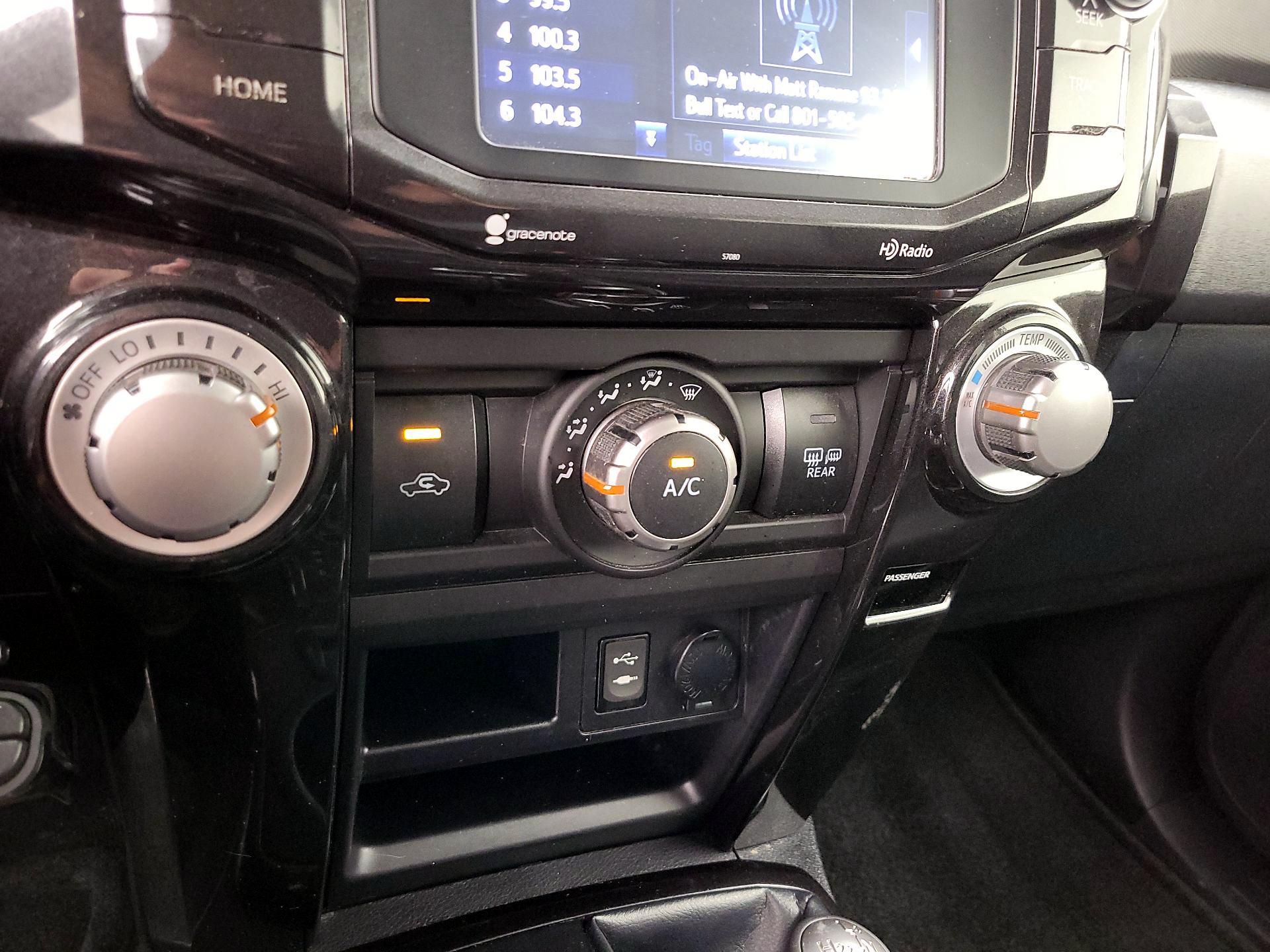 Thumbnail: 2015 Toyota 4Runner - 17