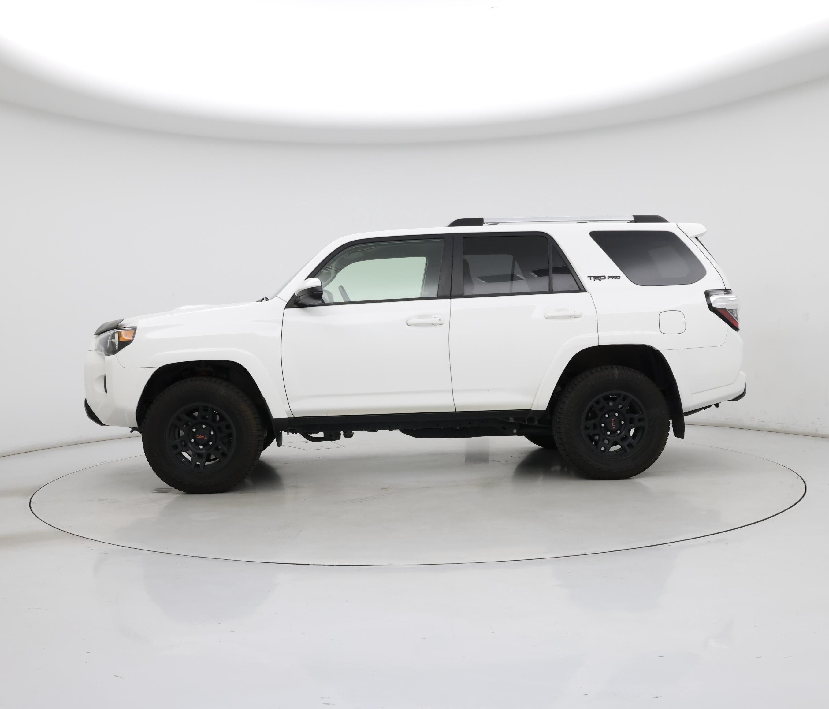 Thumbnail: 2015 Toyota 4Runner - 3