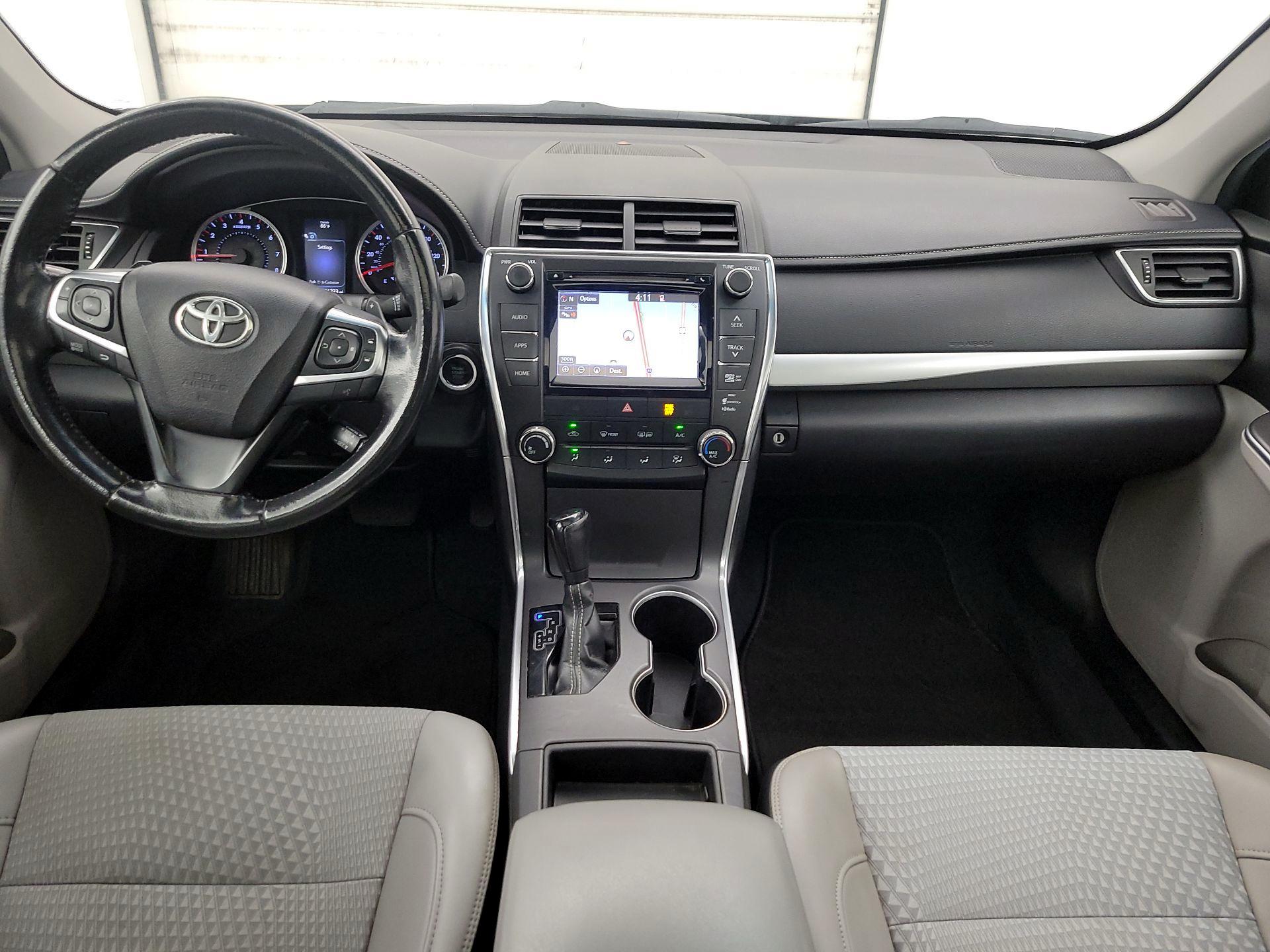 Thumbnail: 2015 Toyota Camry - 9