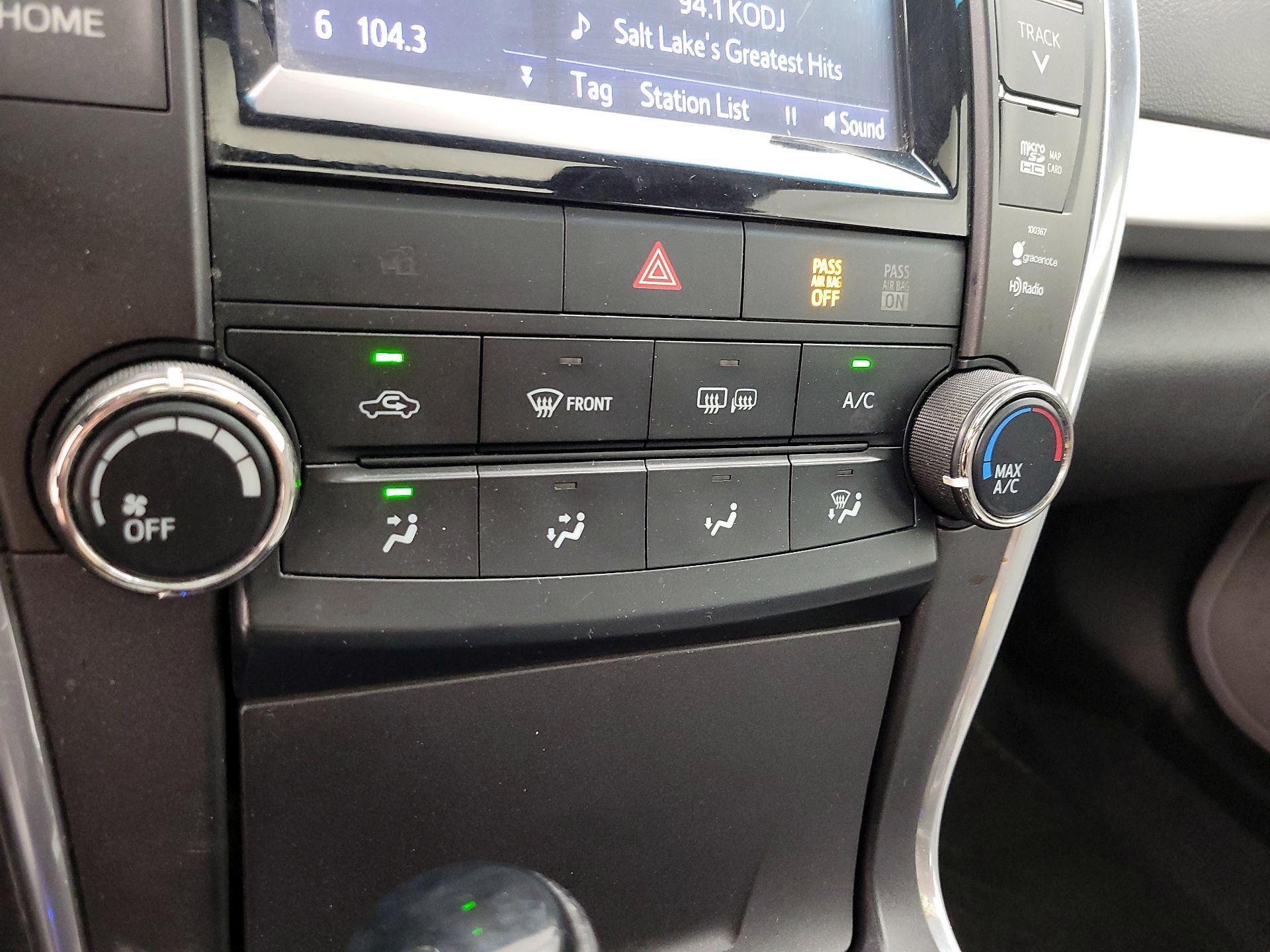 Thumbnail: 2015 Toyota Camry - 17