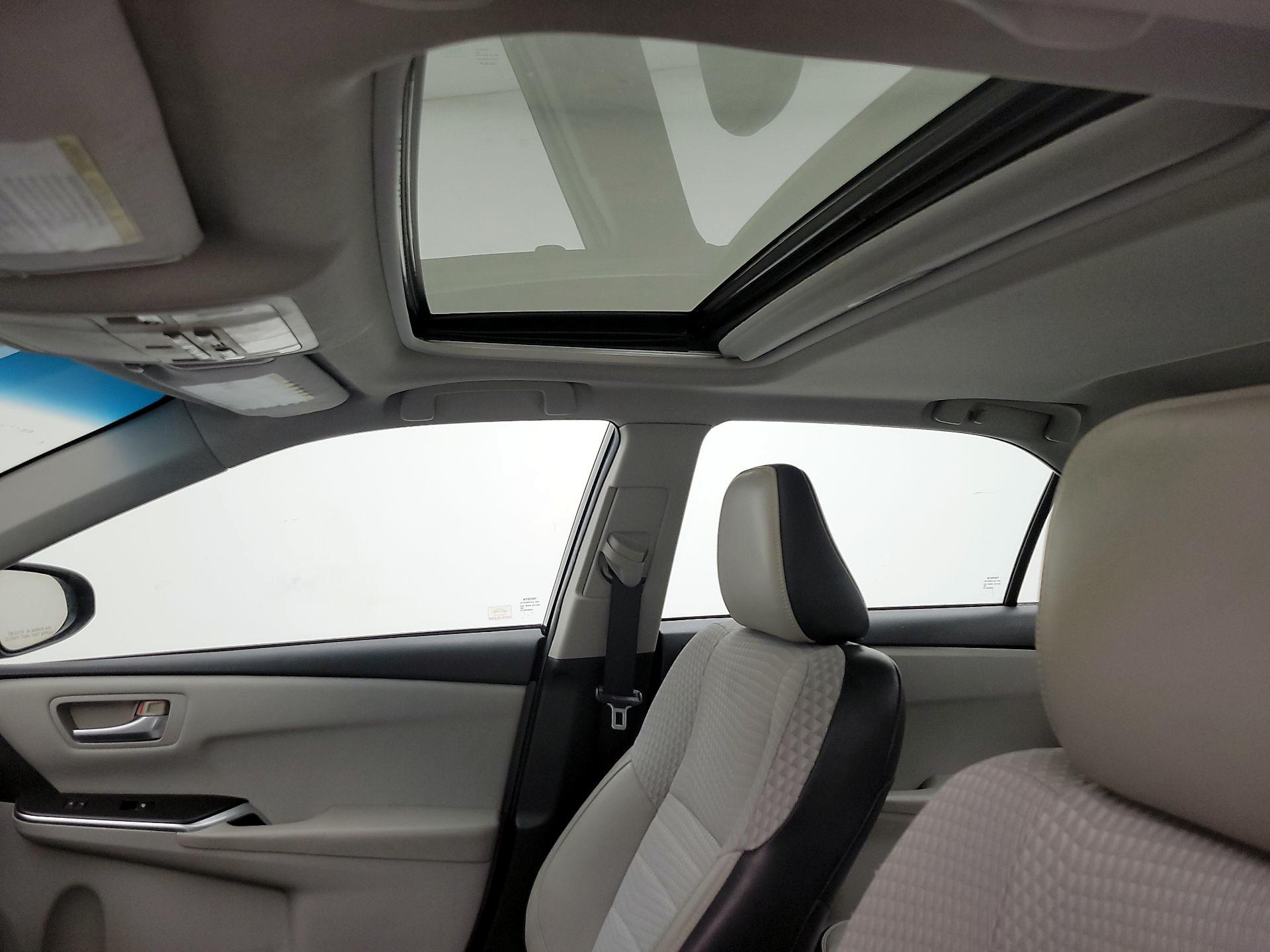 Thumbnail: 2015 Toyota Camry - 20