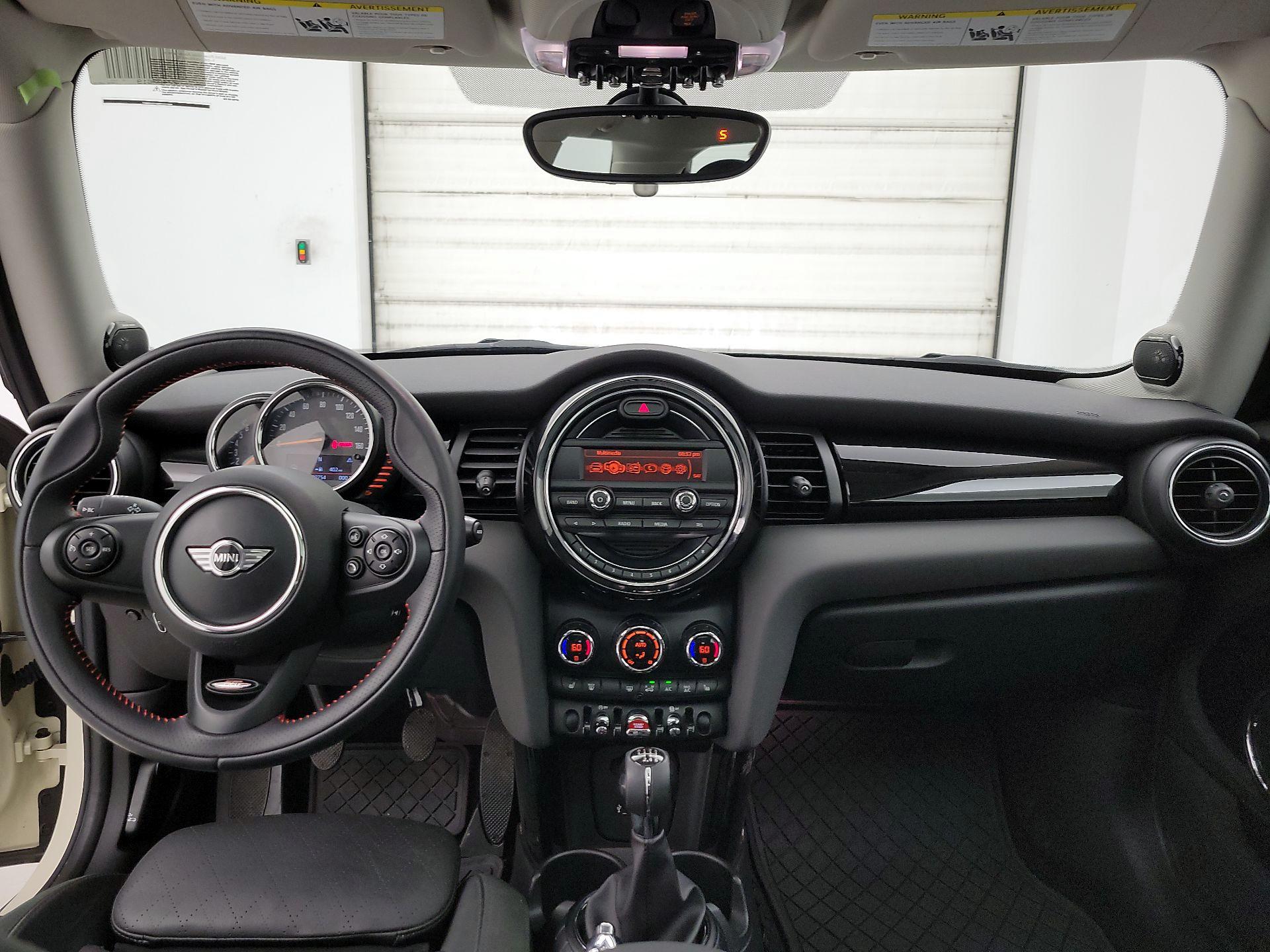 Thumbnail: 2015 MINI Cooper Hardtop - 9