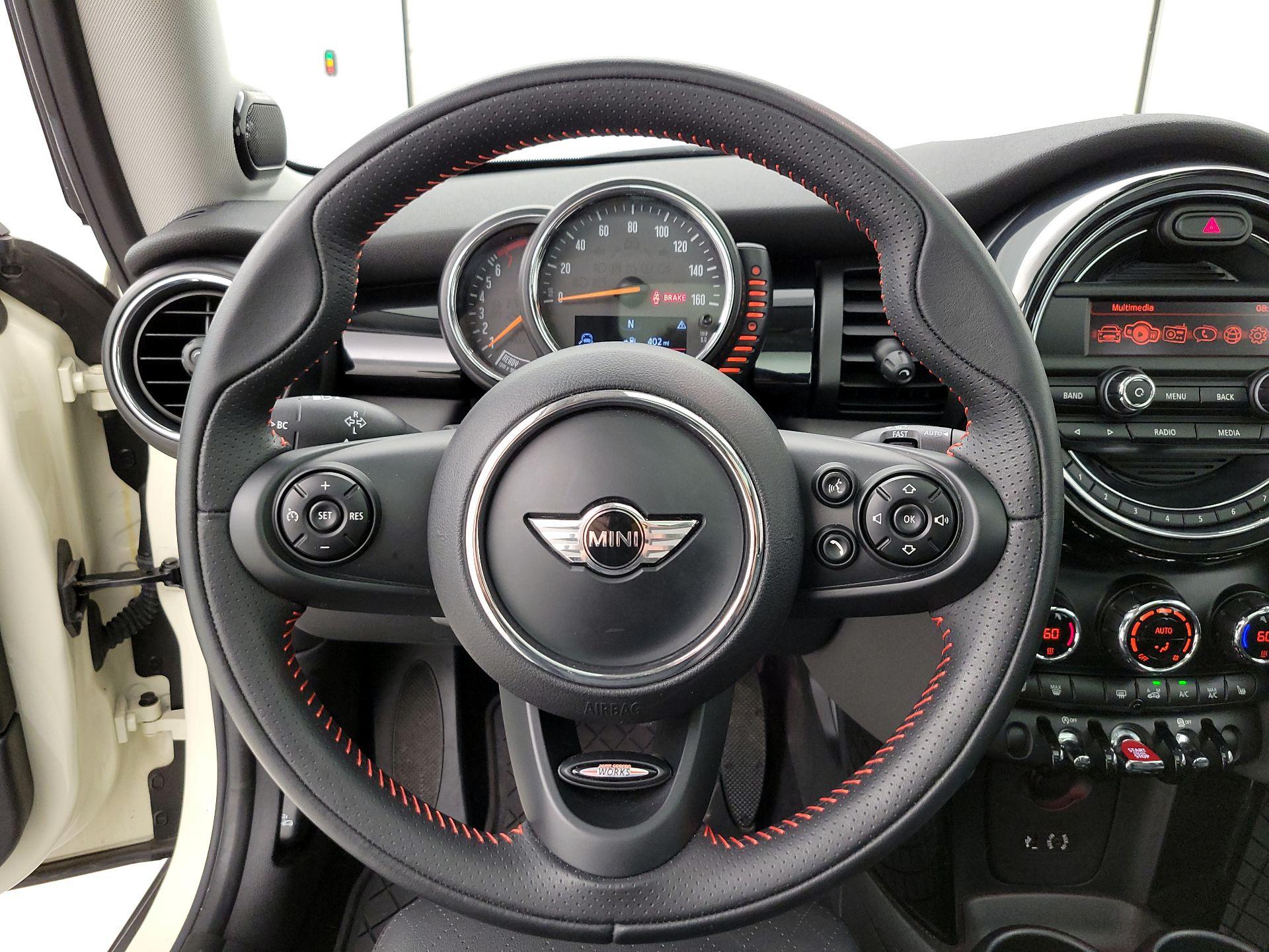 Thumbnail: 2015 MINI Cooper Hardtop - 10