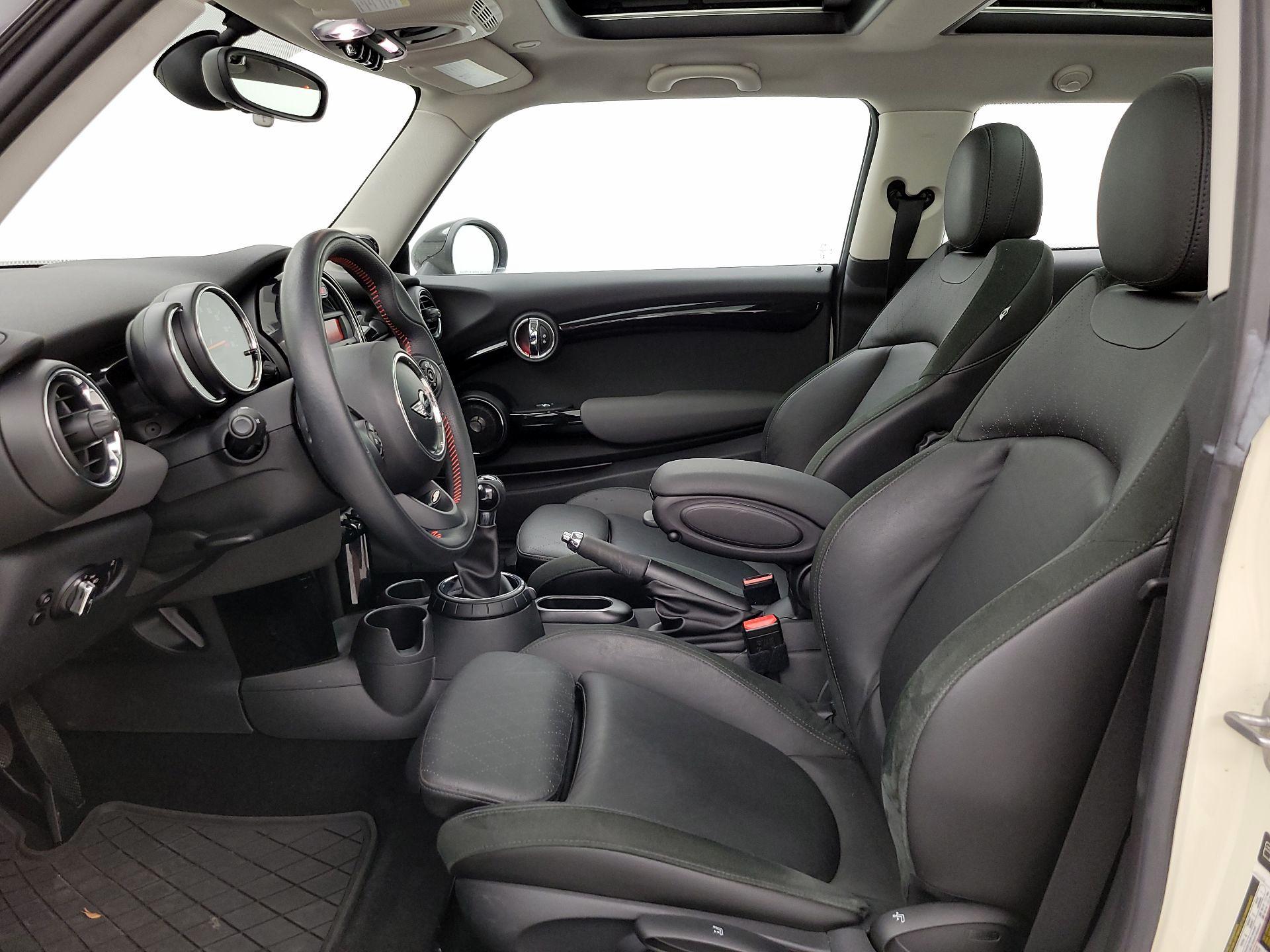 Thumbnail: 2015 MINI Cooper Hardtop - 11
