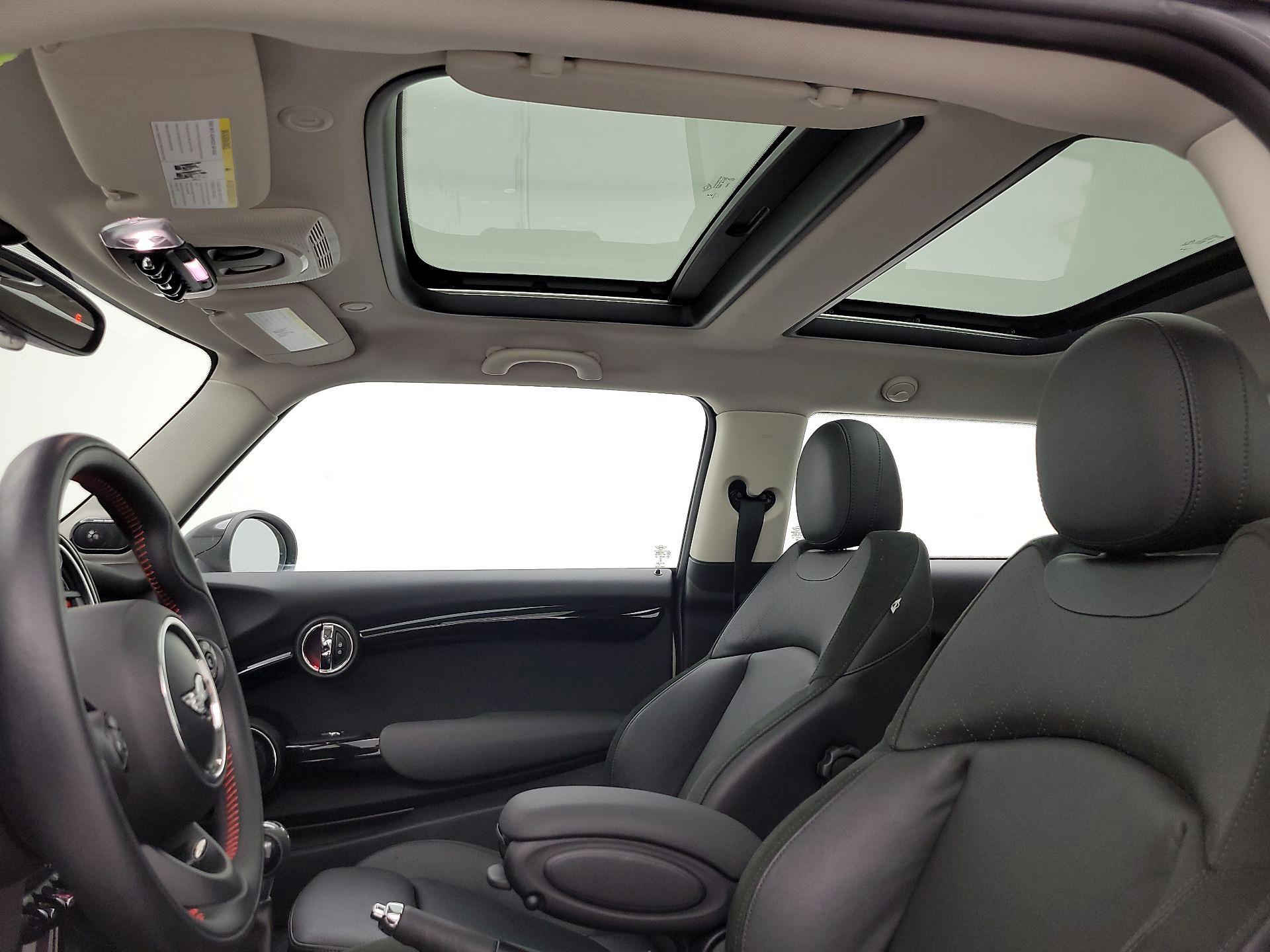 Thumbnail: 2015 MINI Cooper Hardtop - 18