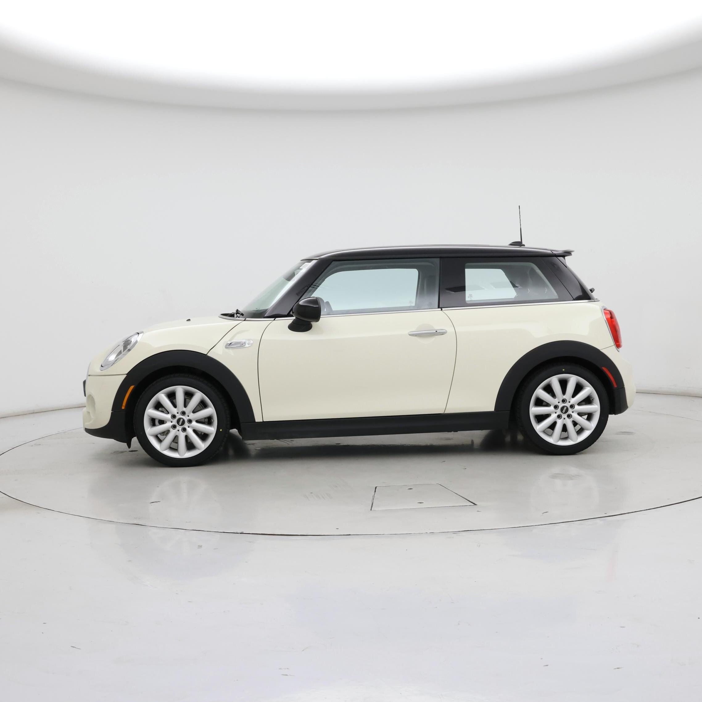 Thumbnail: 2015 MINI Cooper Hardtop - 3