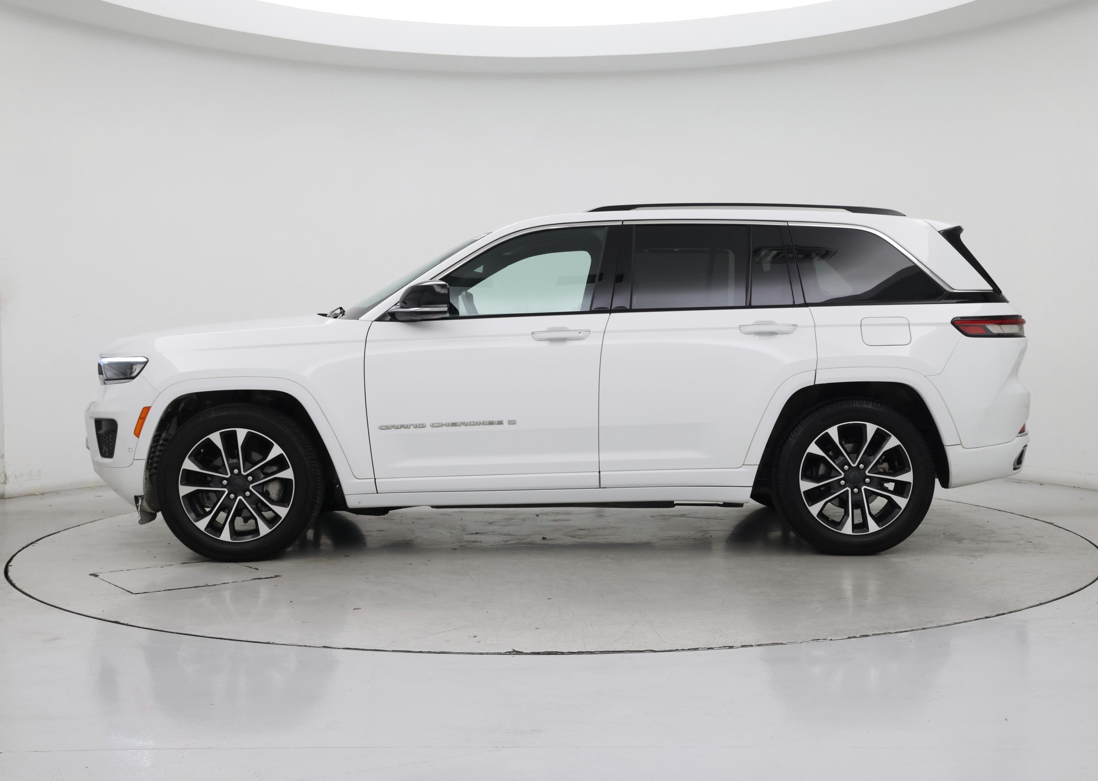 Thumbnail: 2023 Jeep Grand Cherokee - 3