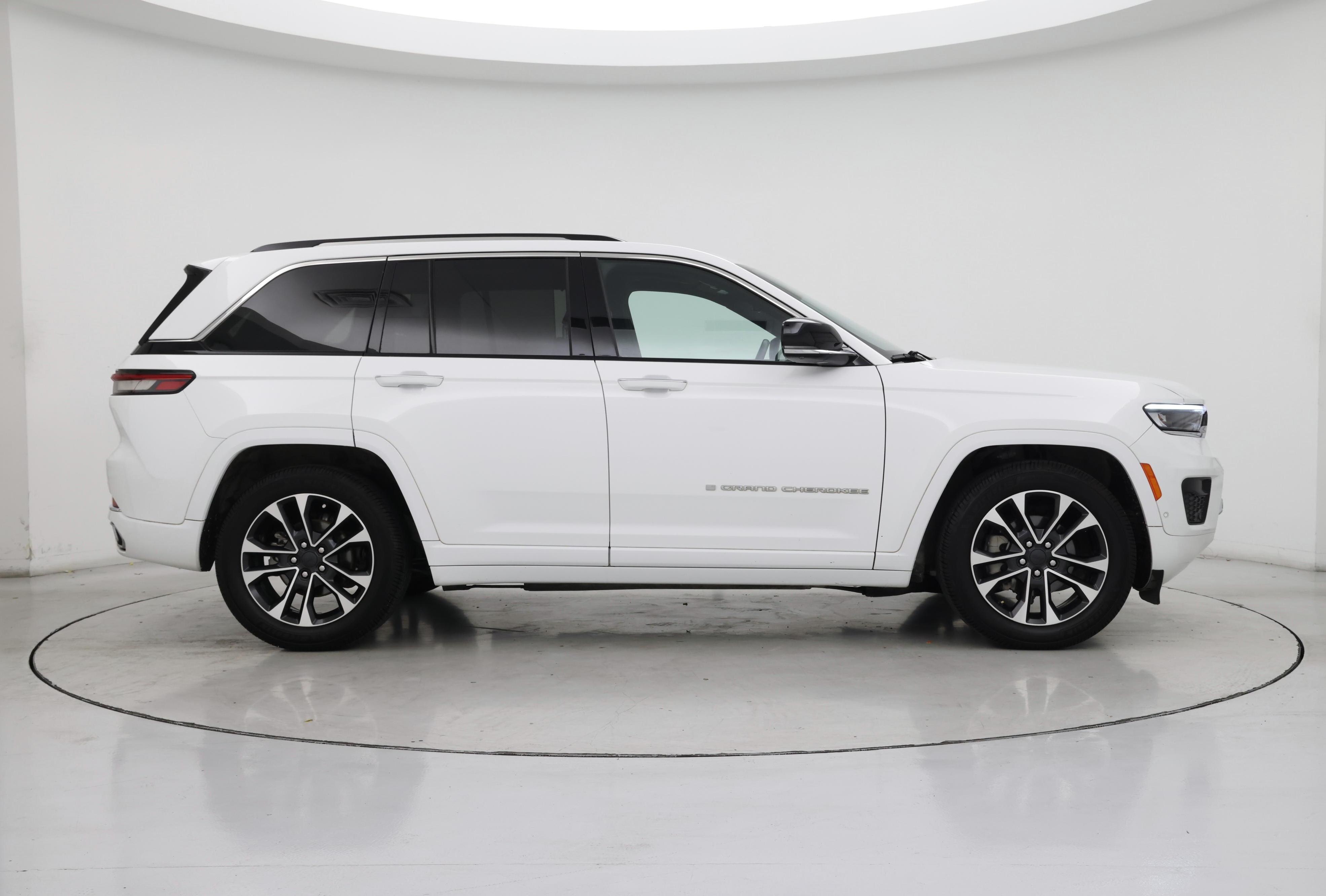 Thumbnail: 2023 Jeep Grand Cherokee - 7