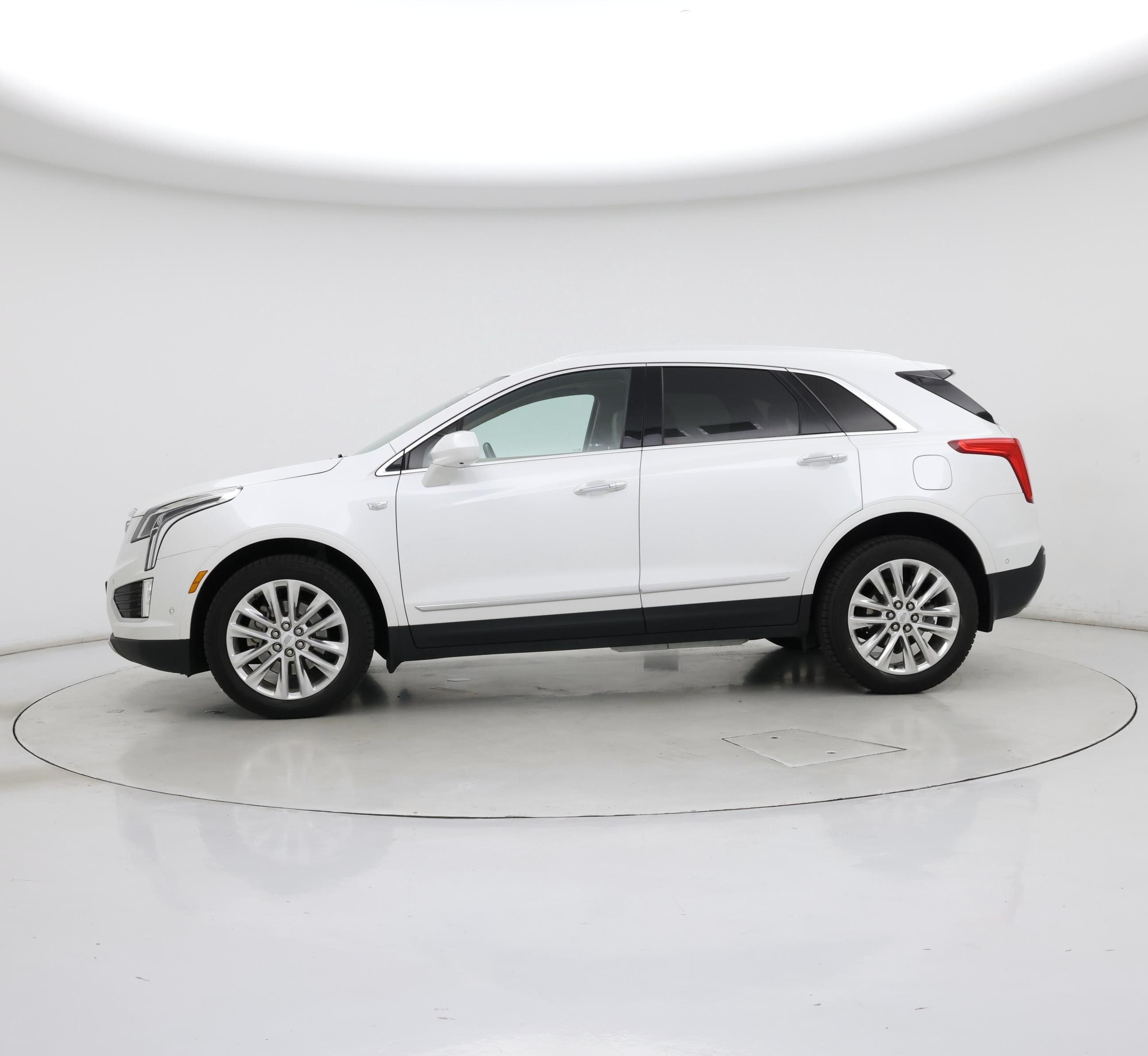 Thumbnail: 2018 Cadillac XT5 - 3