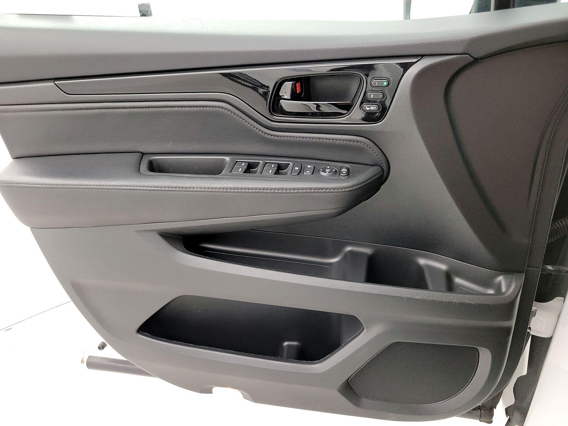 Thumbnail: 2022 Honda Odyssey - 12
