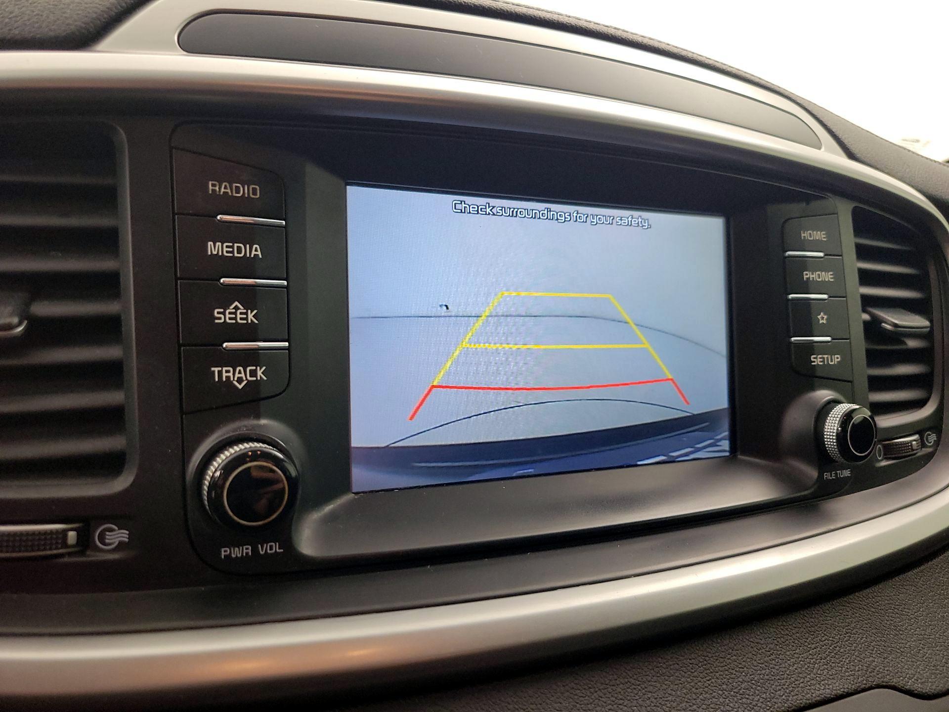 Thumbnail: 2019 Kia Sorento - 14