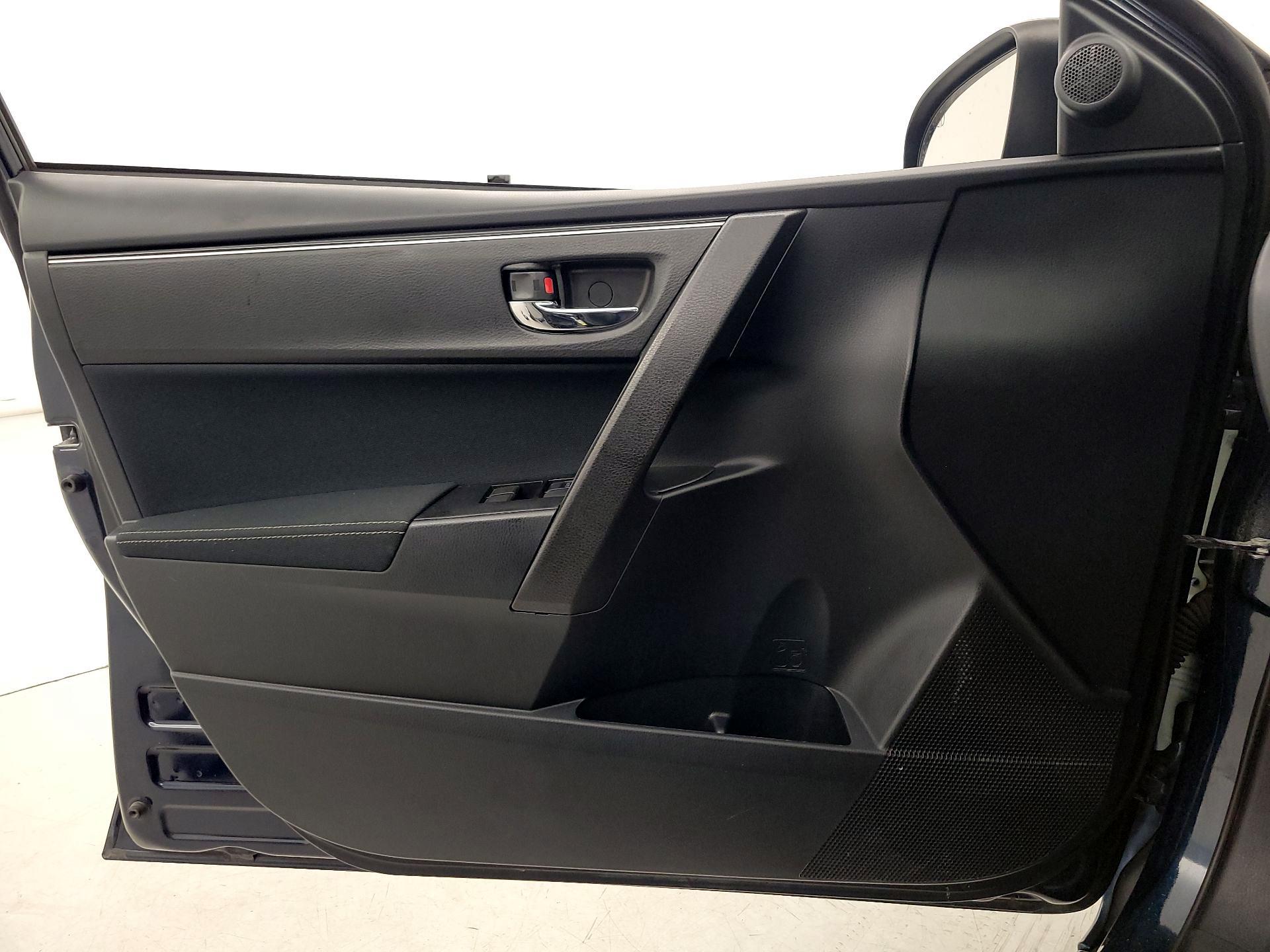 Thumbnail: 2018 Toyota Corolla - 12