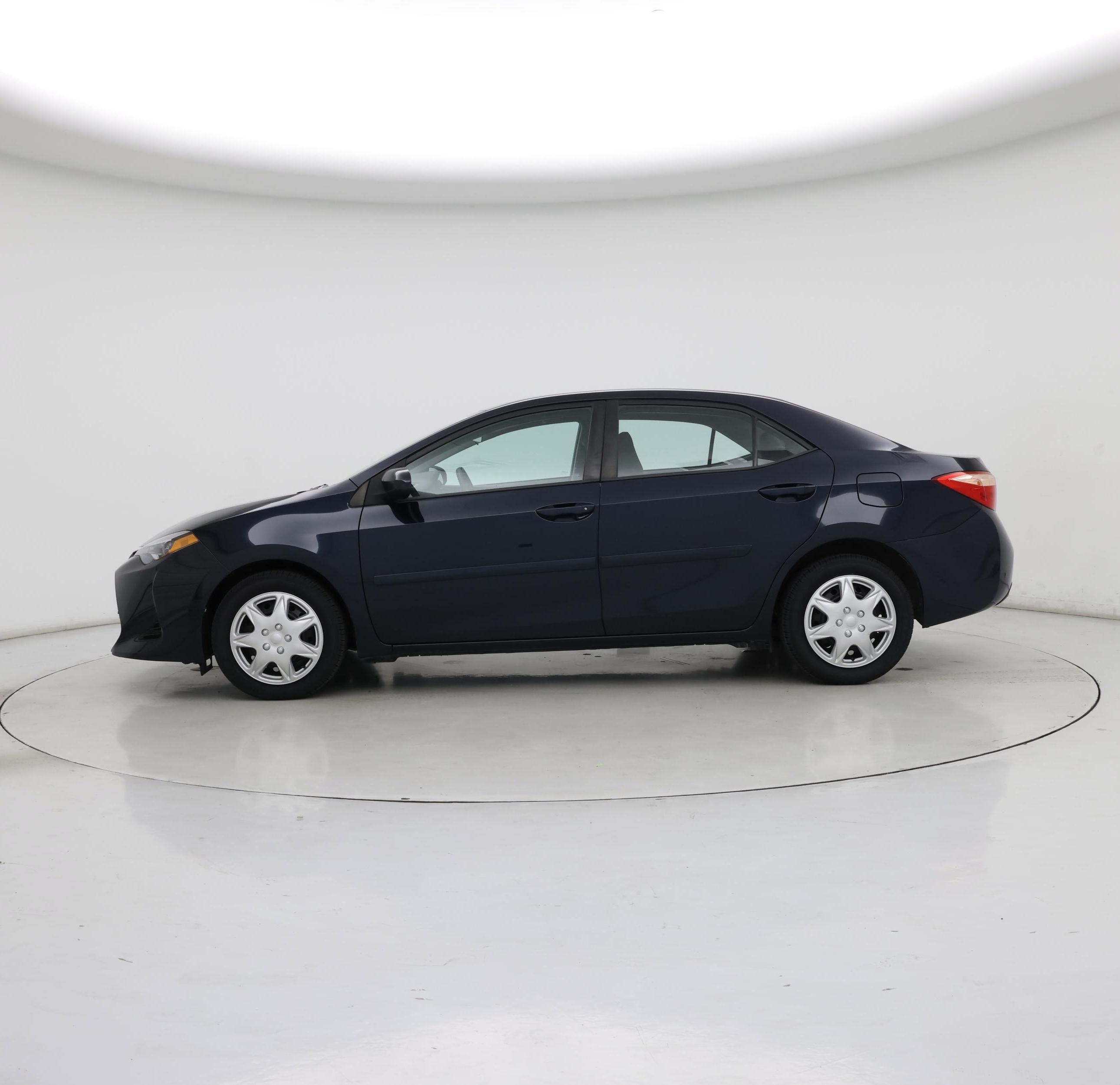 Thumbnail: 2018 Toyota Corolla - 3