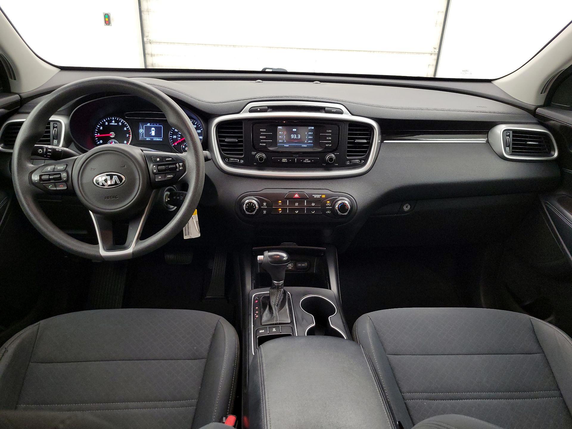 Thumbnail: 2017 Kia Sorento - 9