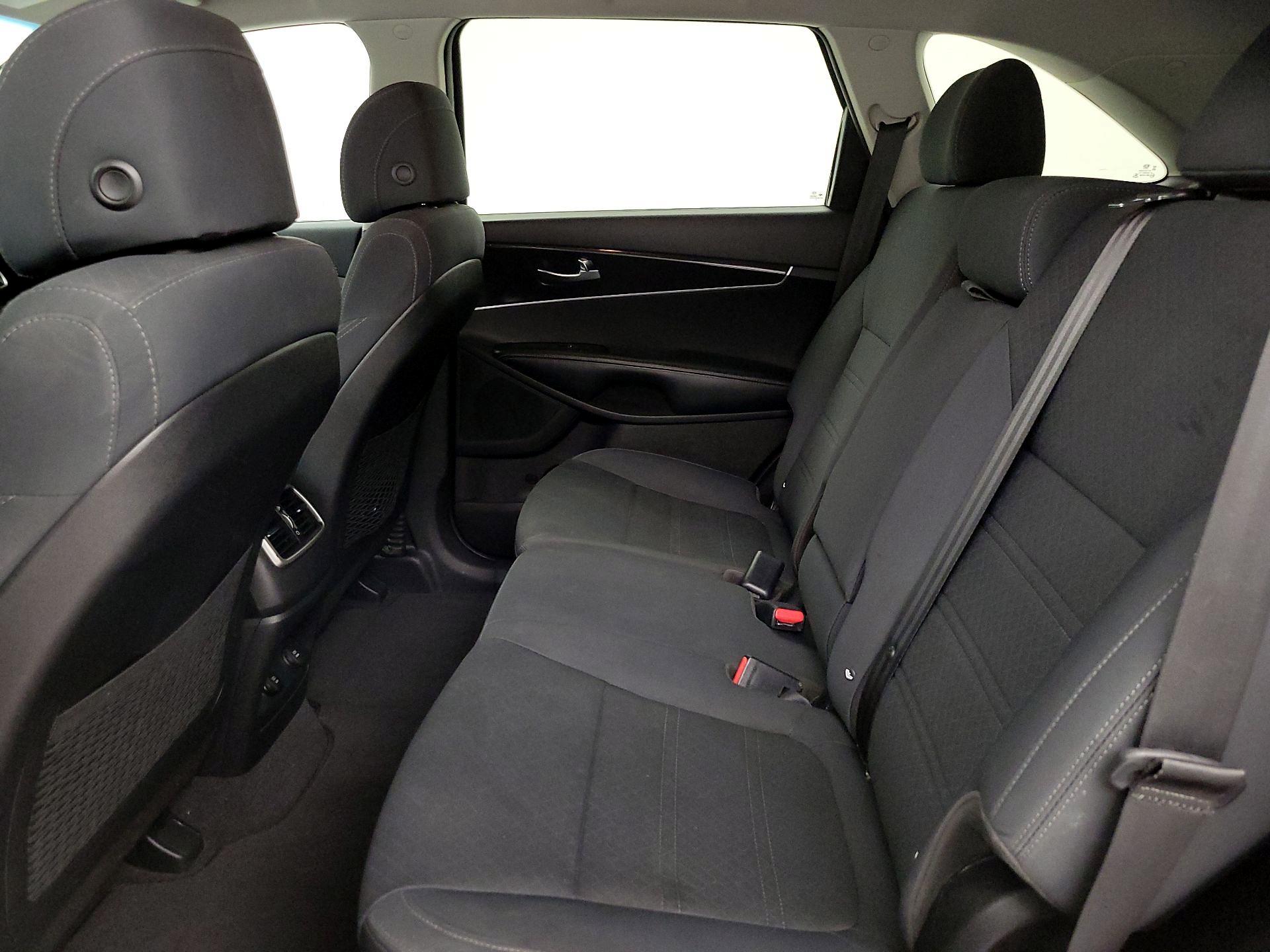 Thumbnail: 2017 Kia Sorento - 19