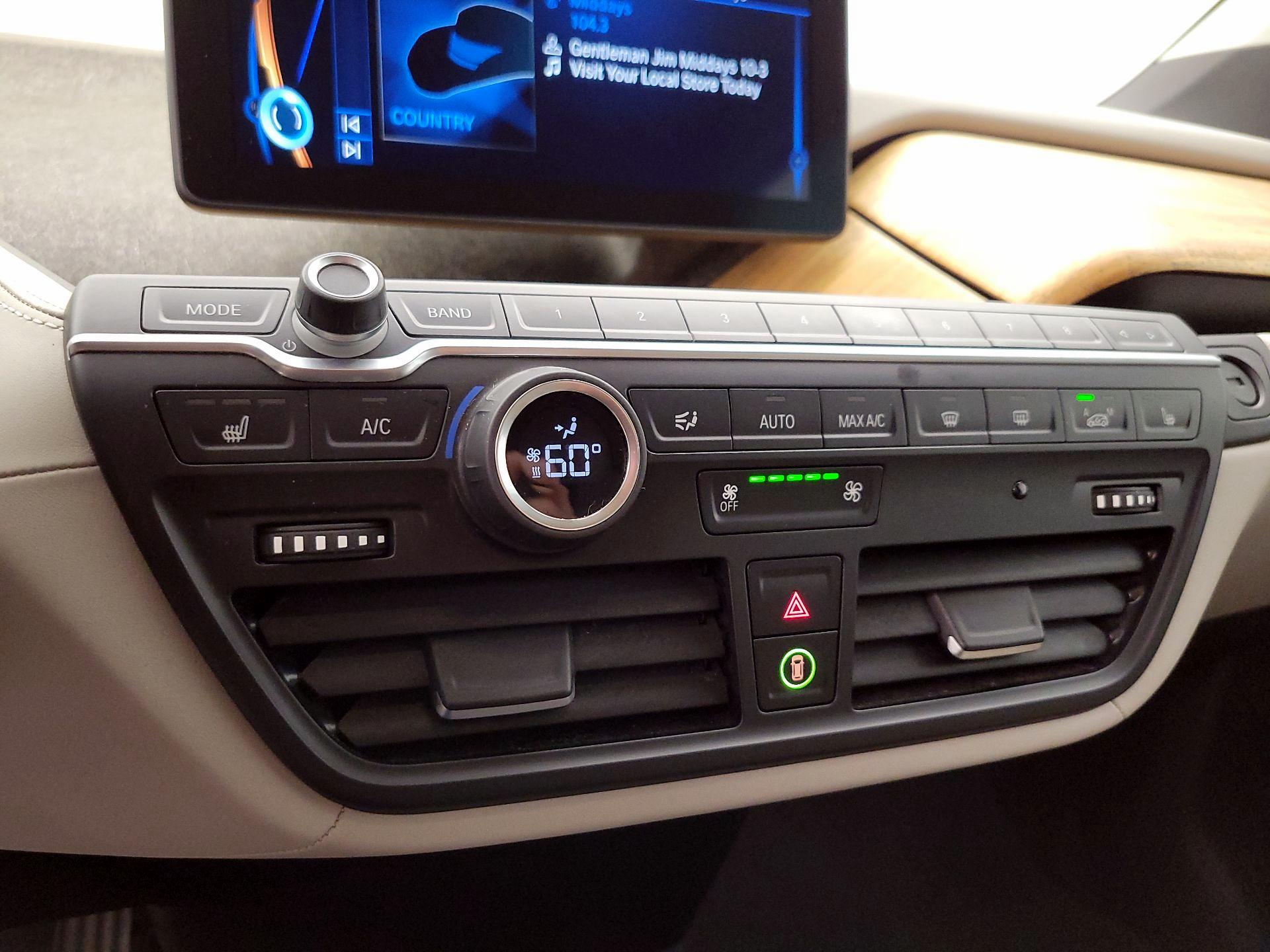 Thumbnail: 2015 BMW i3 - 17
