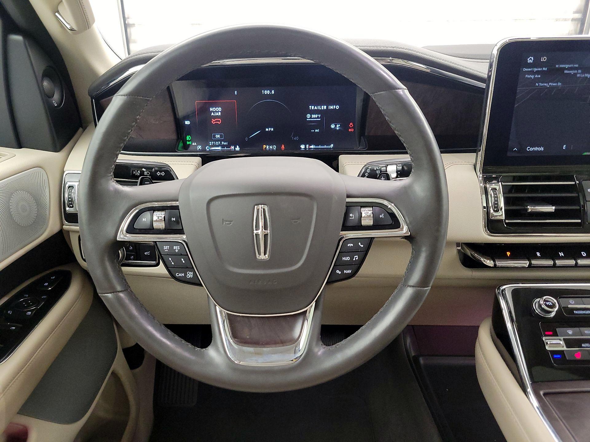 Thumbnail: 2020 Lincoln Navigator L - 10