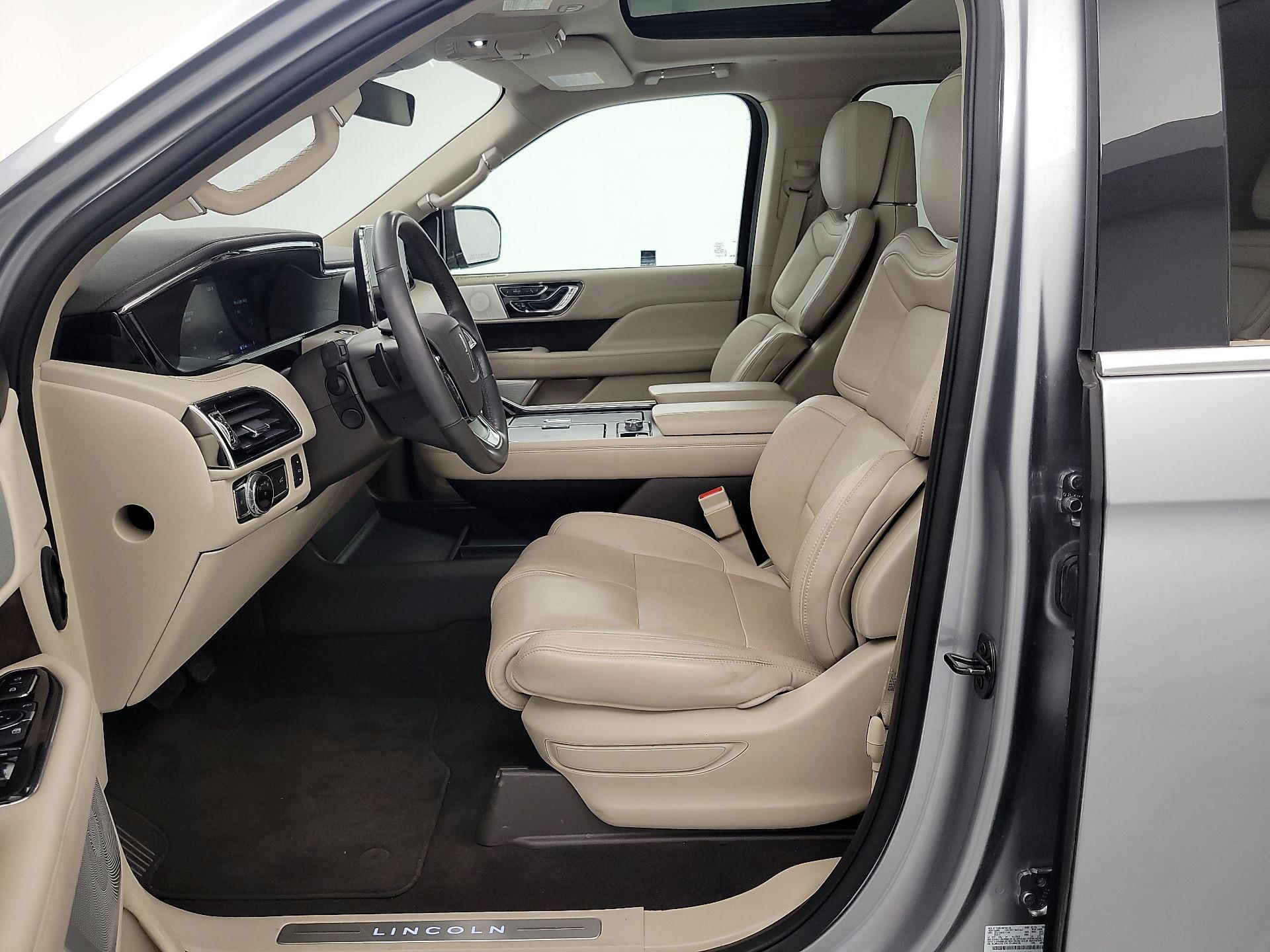 Thumbnail: 2020 Lincoln Navigator L - 11