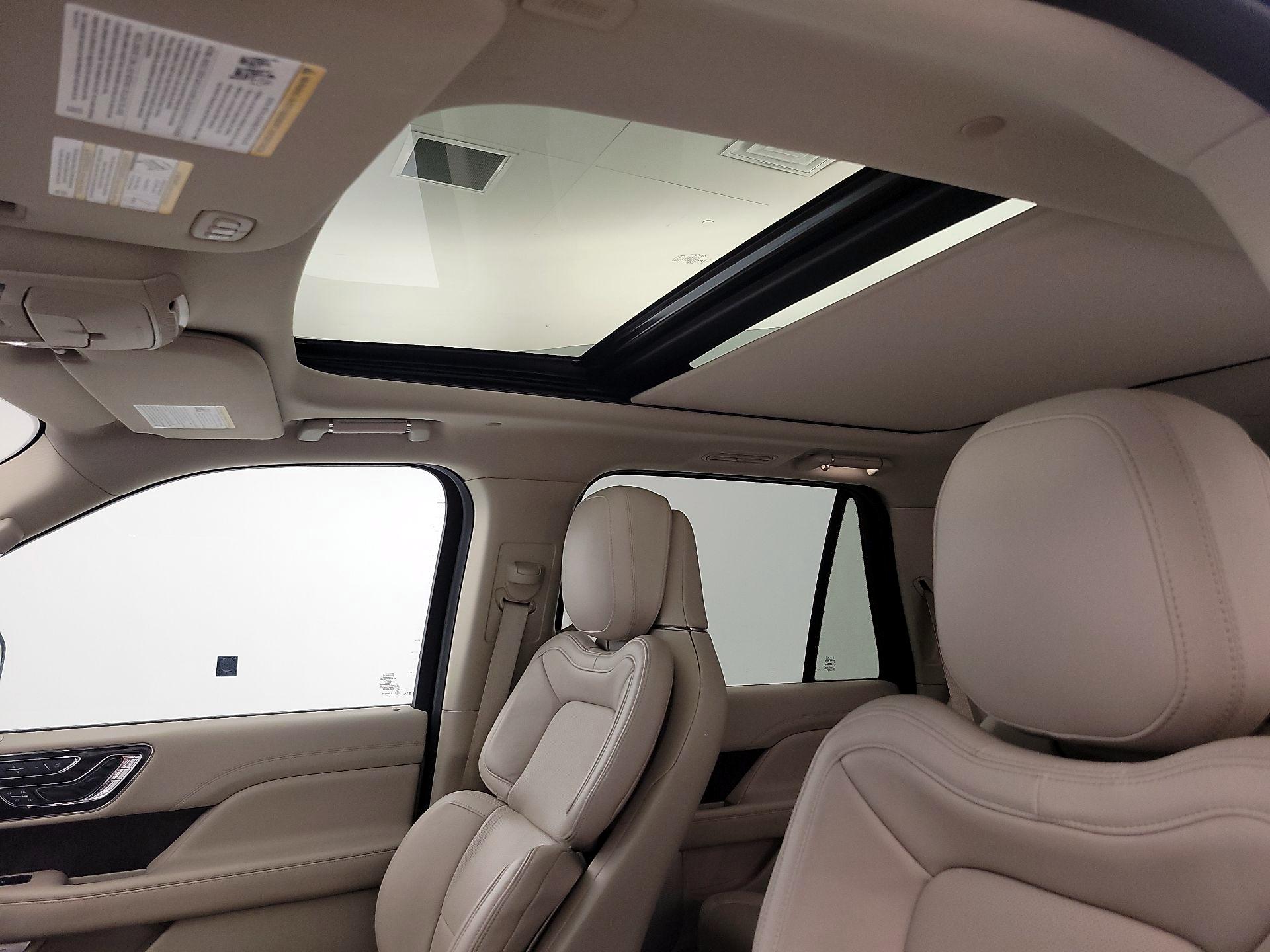 Thumbnail: 2020 Lincoln Navigator L - 20