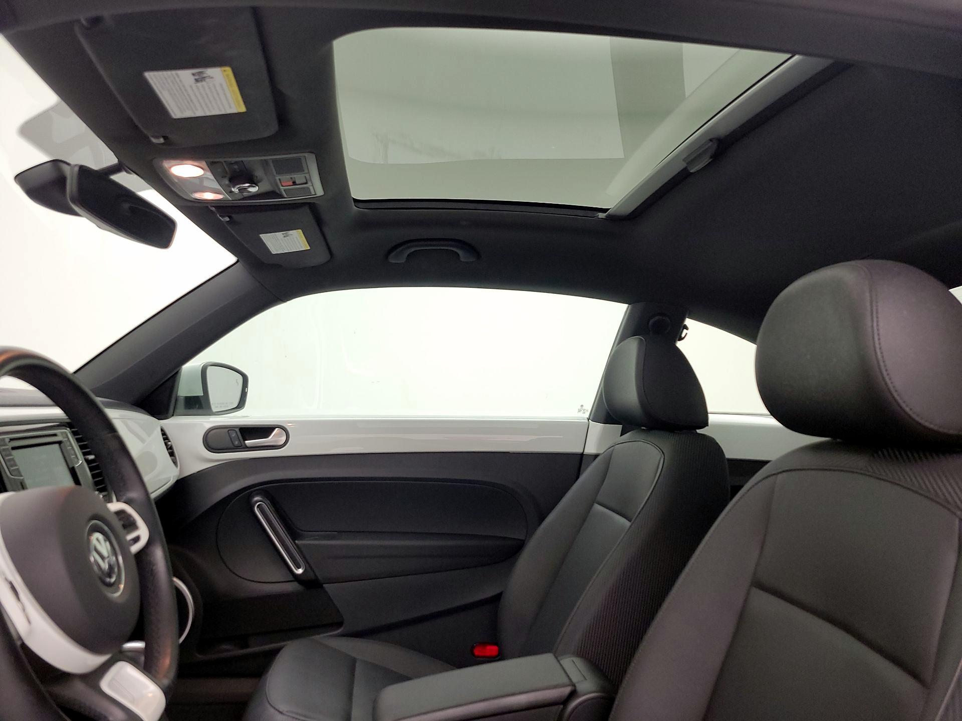 Thumbnail: 2019 Volkswagen Beetle - 19