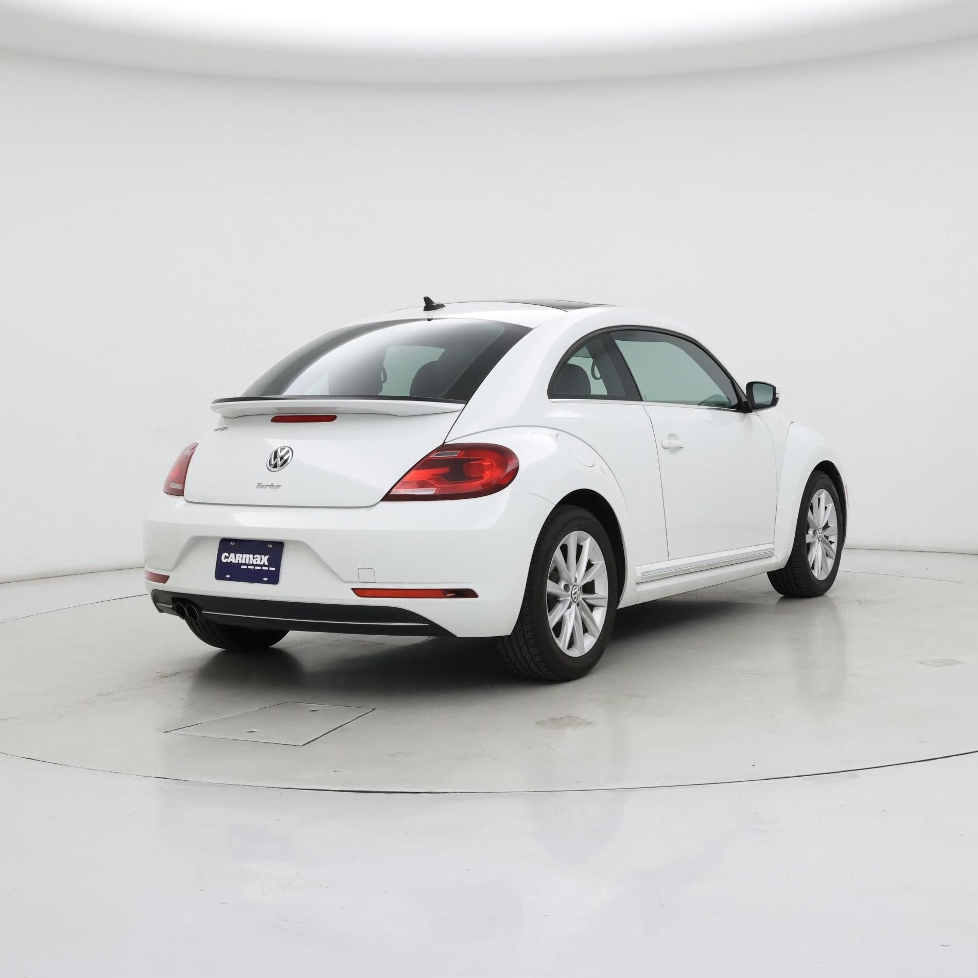 Thumbnail: 2019 Volkswagen Beetle - 8