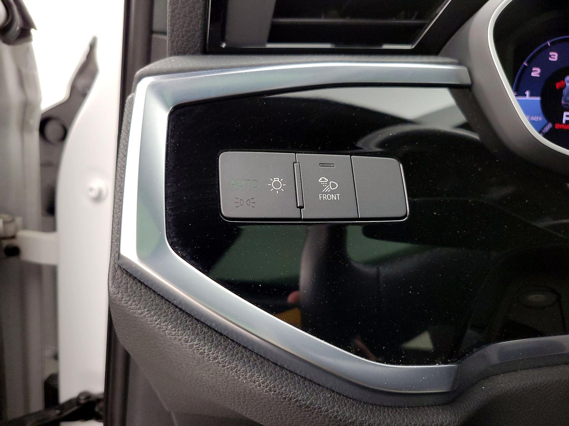 Thumbnail: 2020 Audi Q3 - 13