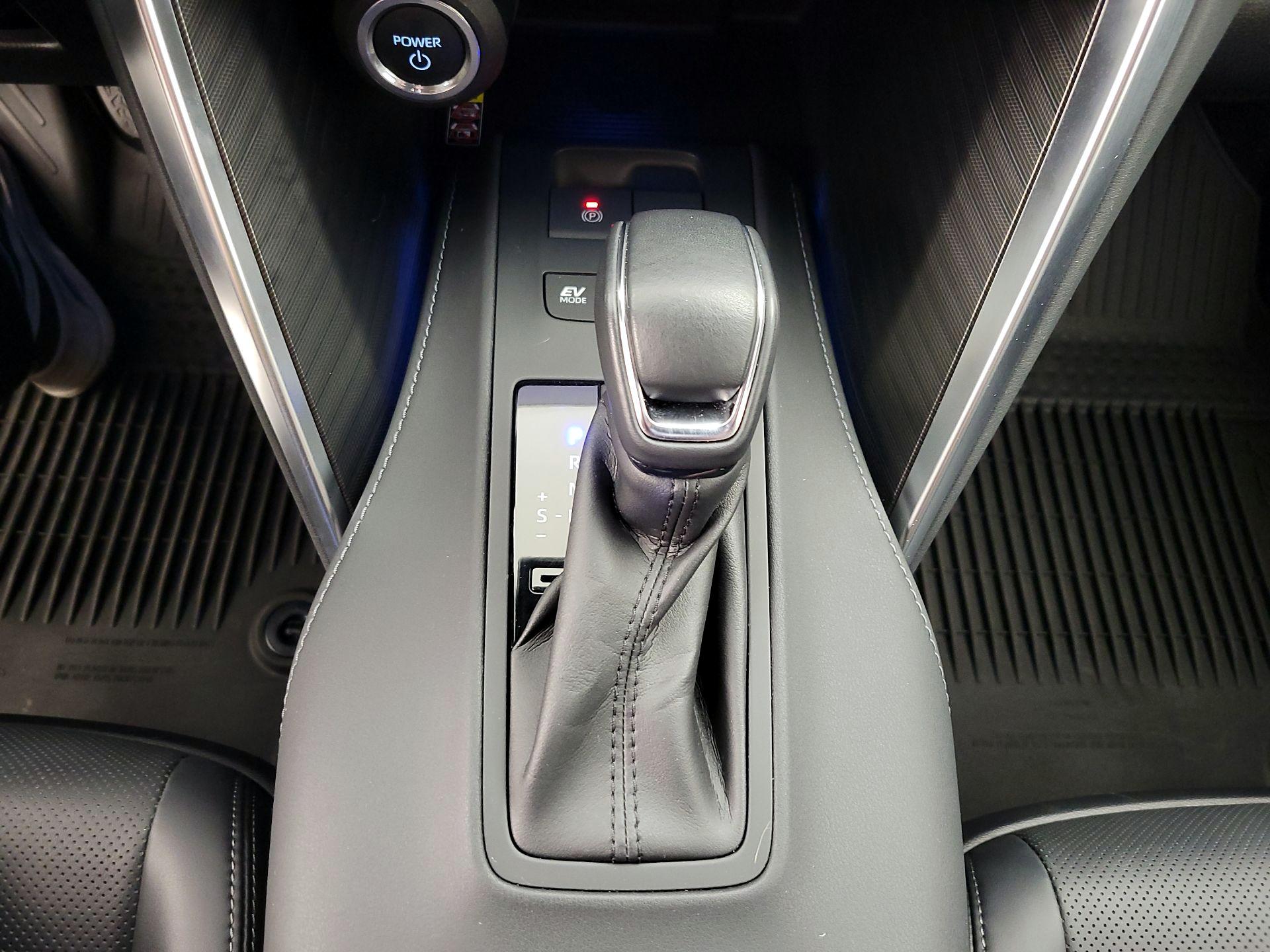 Thumbnail: 2023 Toyota Venza - 17