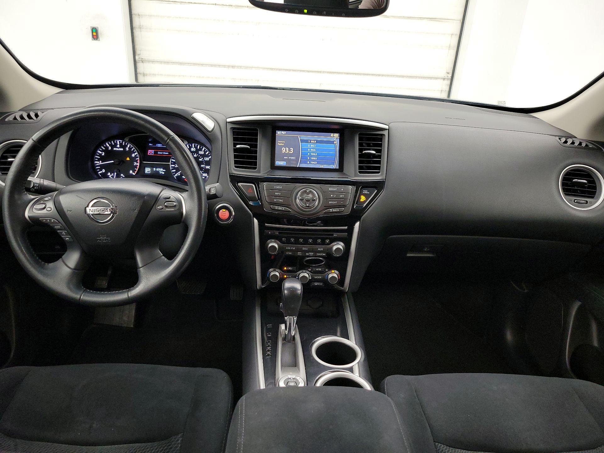 Thumbnail: 2015 Nissan Pathfinder - 9
