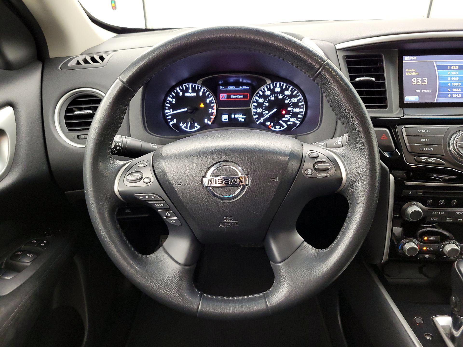 Thumbnail: 2015 Nissan Pathfinder - 10