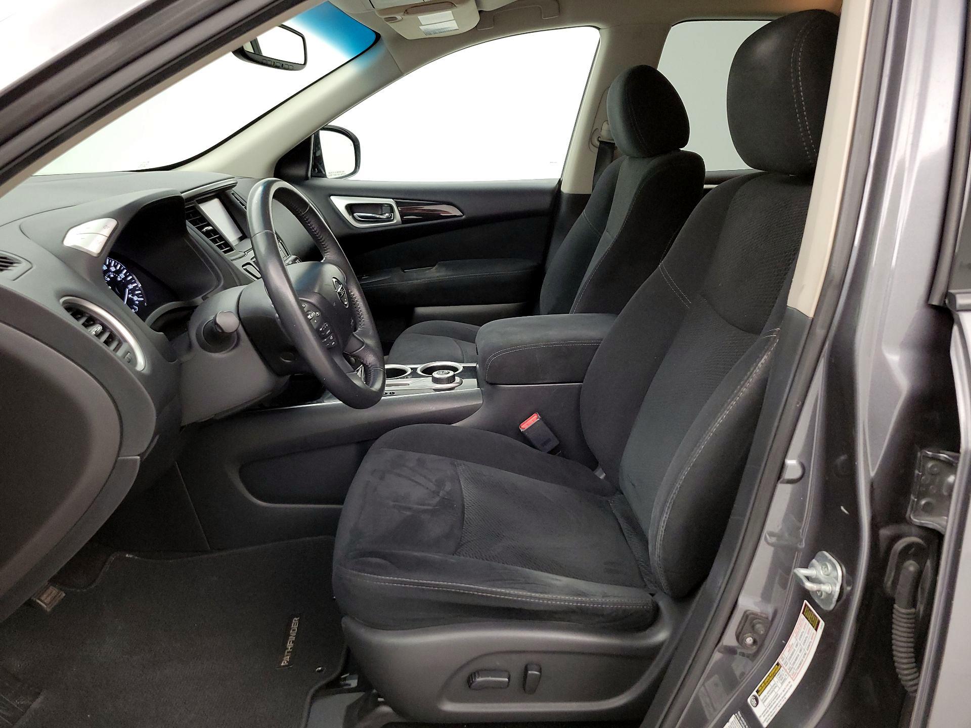 Thumbnail: 2015 Nissan Pathfinder - 11