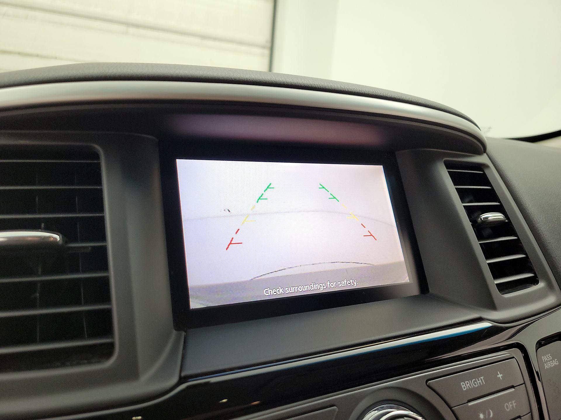 Thumbnail: 2015 Nissan Pathfinder - 14