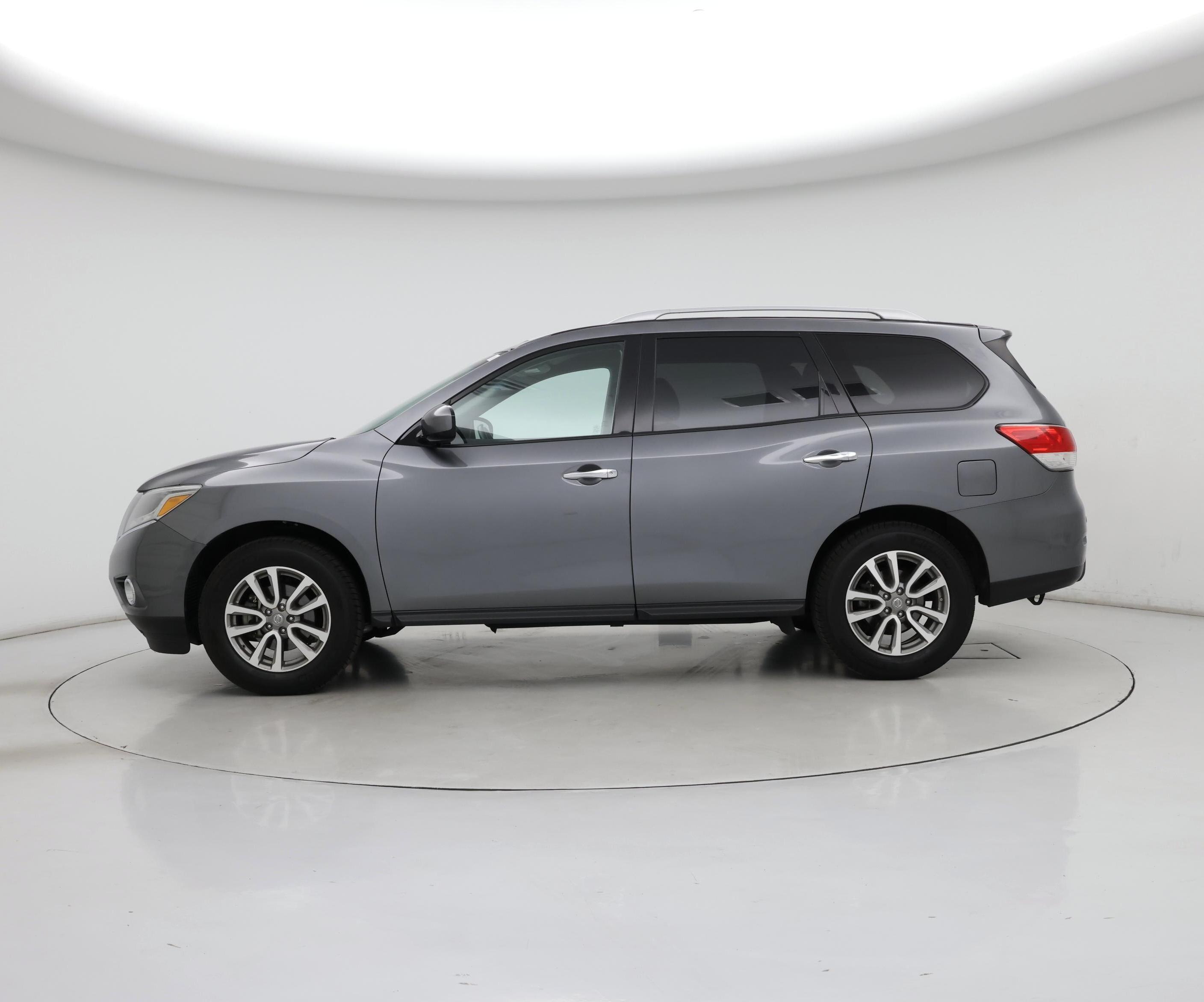Thumbnail: 2015 Nissan Pathfinder - 3
