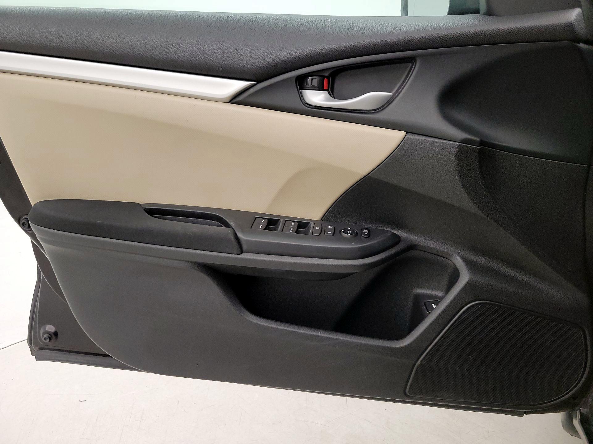 Thumbnail: 2016 Honda Civic - 12