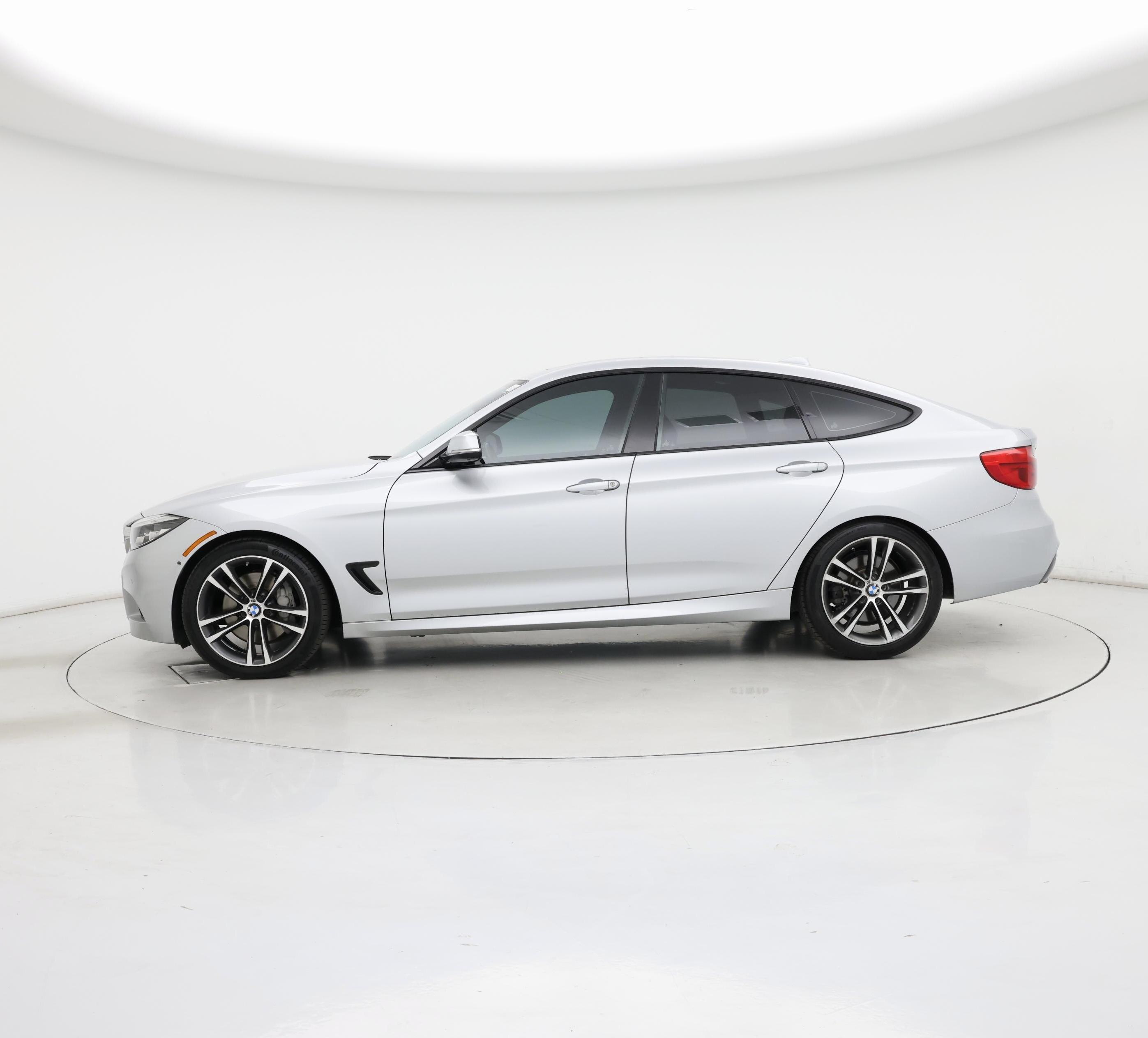 Thumbnail: 2017 BMW 3 Series - 3