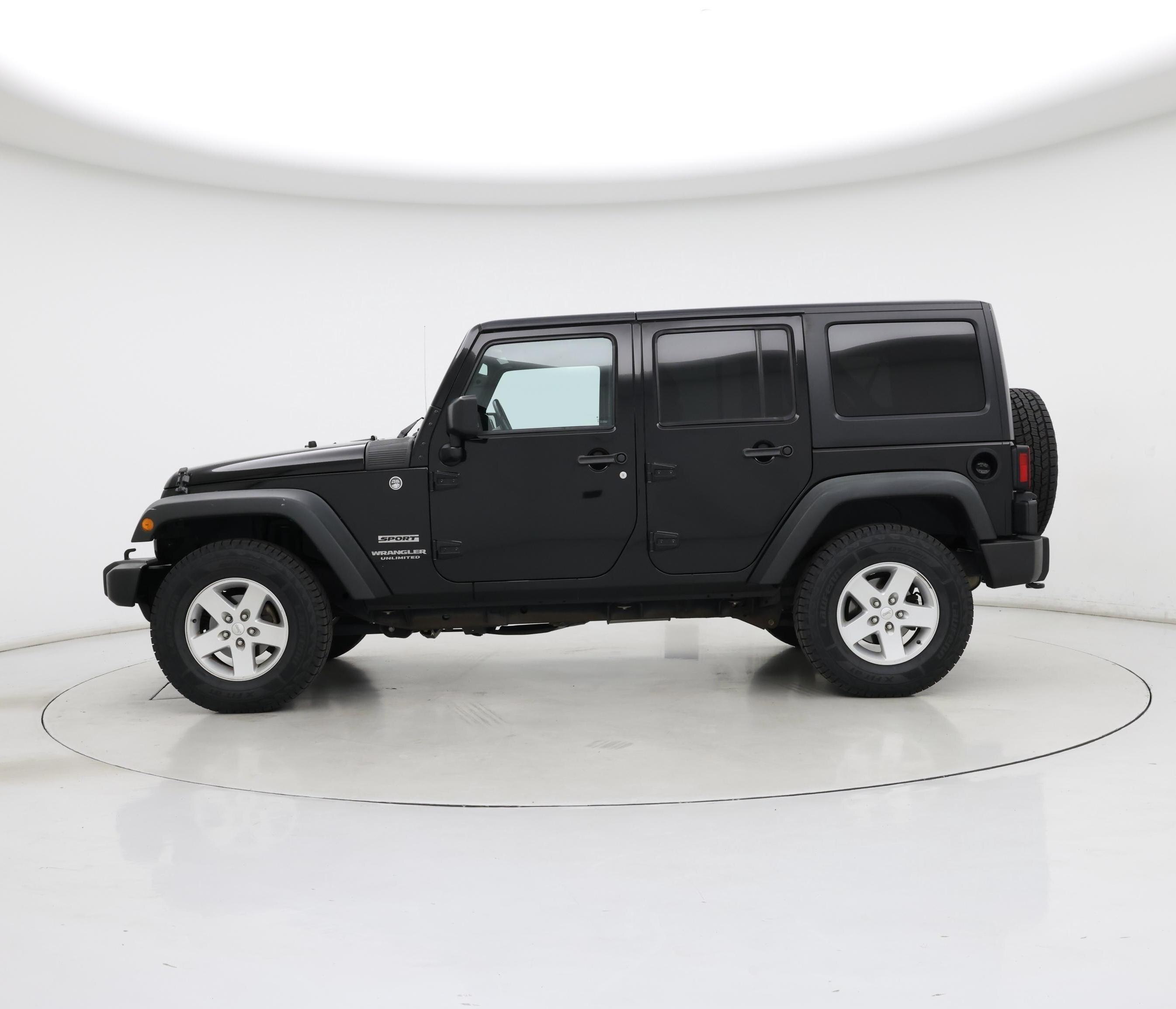 Thumbnail: 2015 Jeep Wrangler - 3