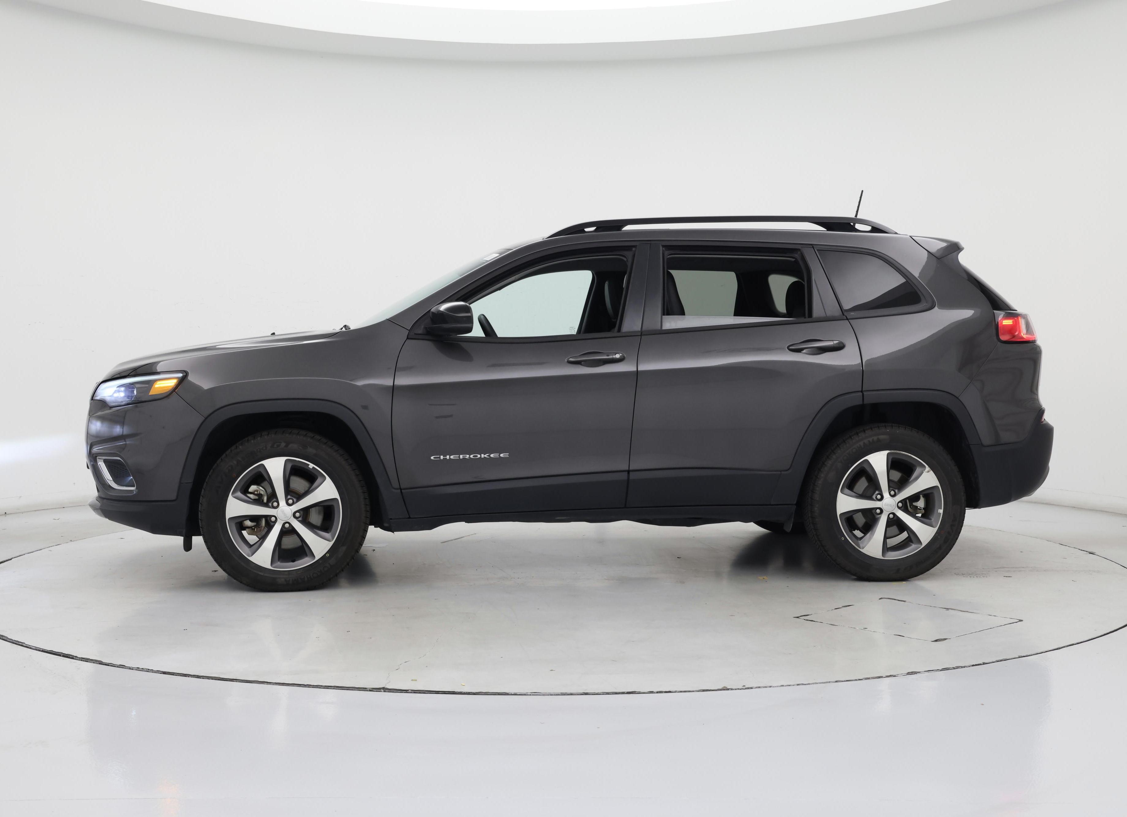 Thumbnail: 2022 Jeep Cherokee - 3
