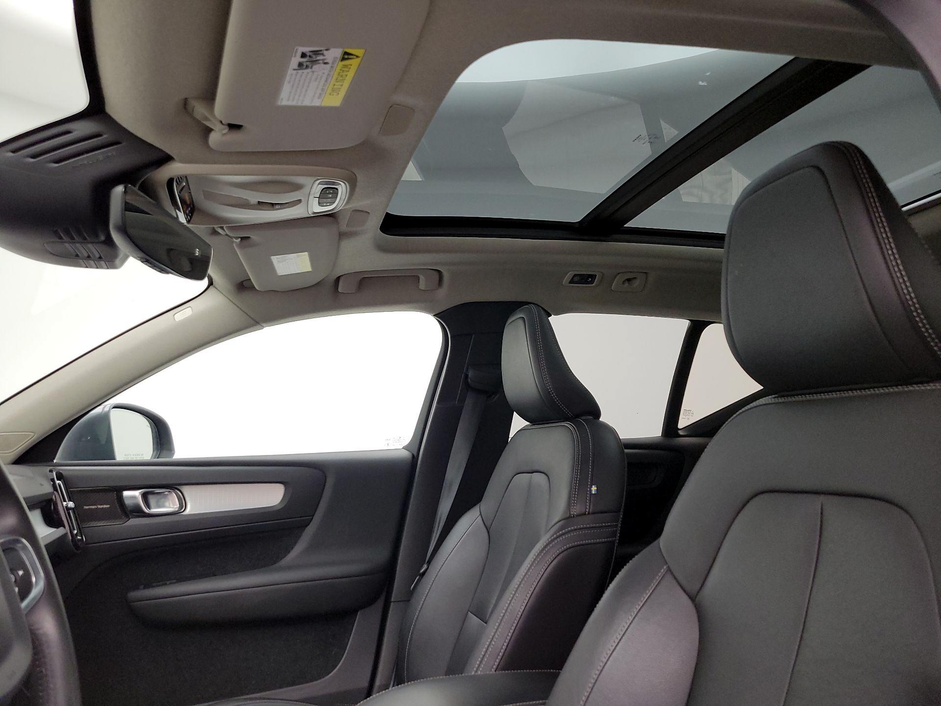 Thumbnail: 2019 Volvo XC40 - 20