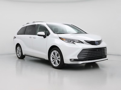 White 2022 Toyota Sienna Hybrid Platinum