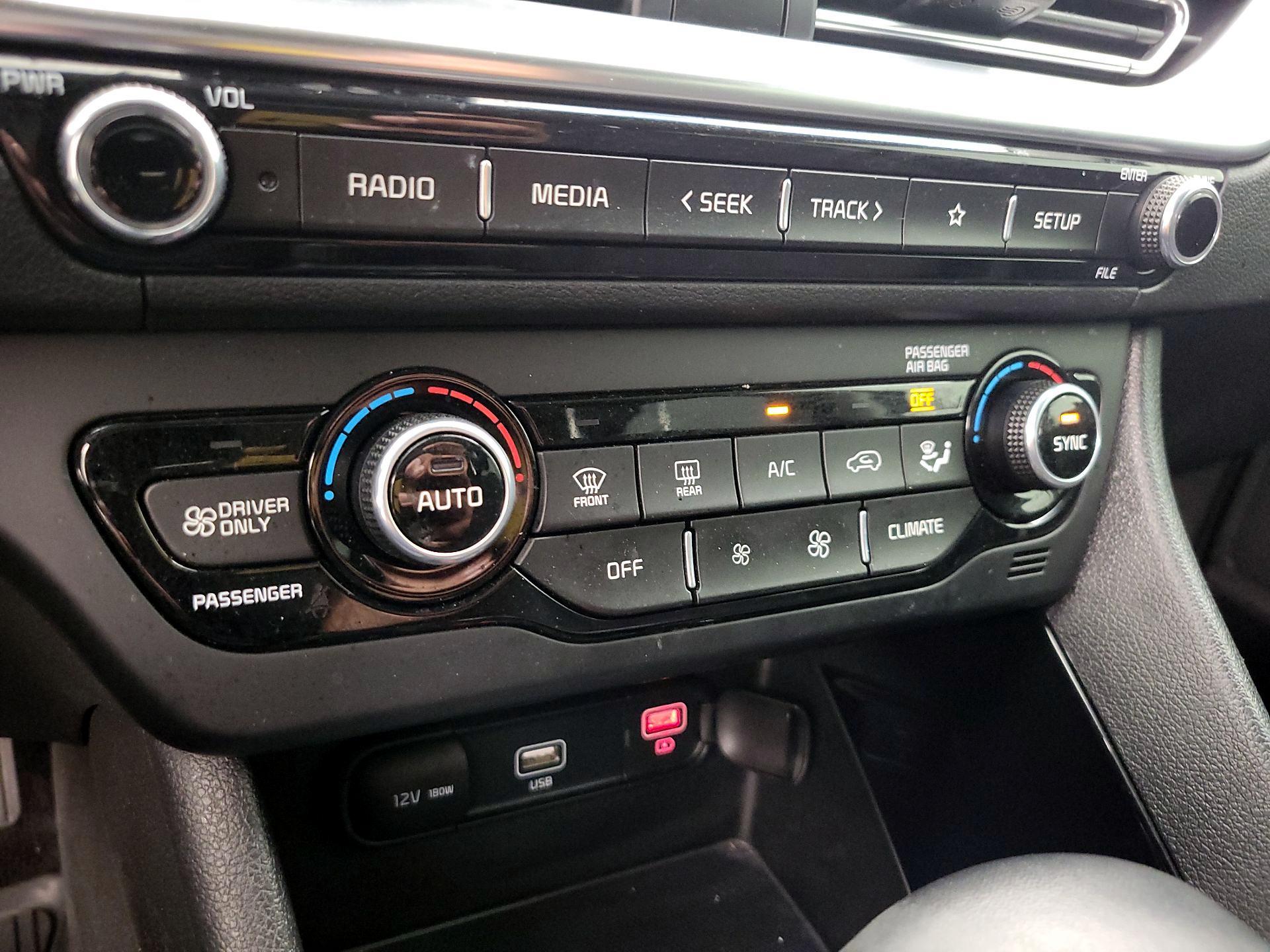 Thumbnail: 2022 Kia Niro - 16