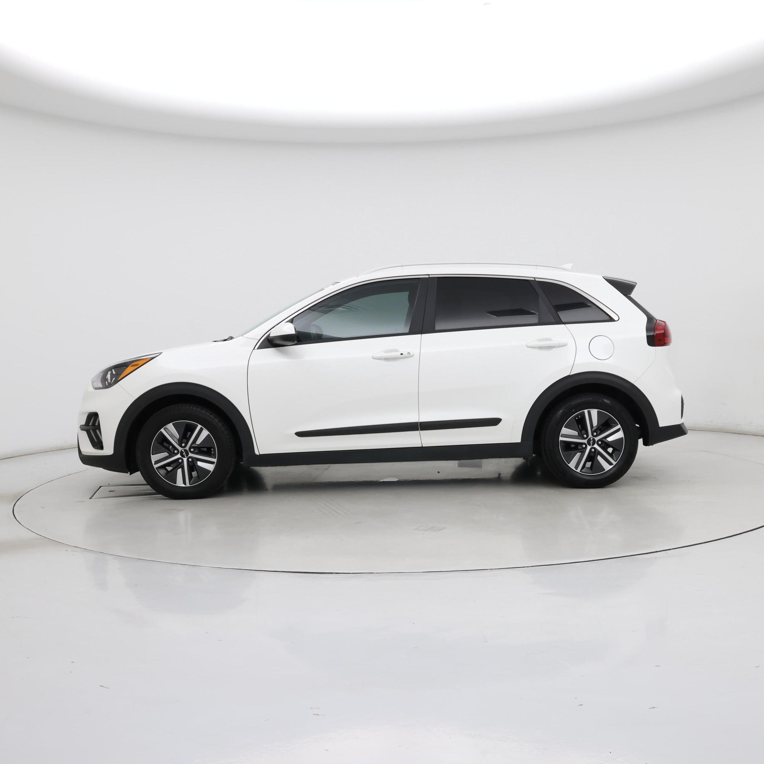 Thumbnail: 2022 Kia Niro - 3