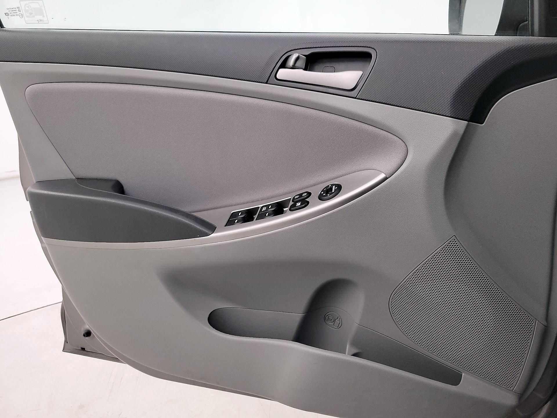 Thumbnail: 2017 Hyundai Accent - 12