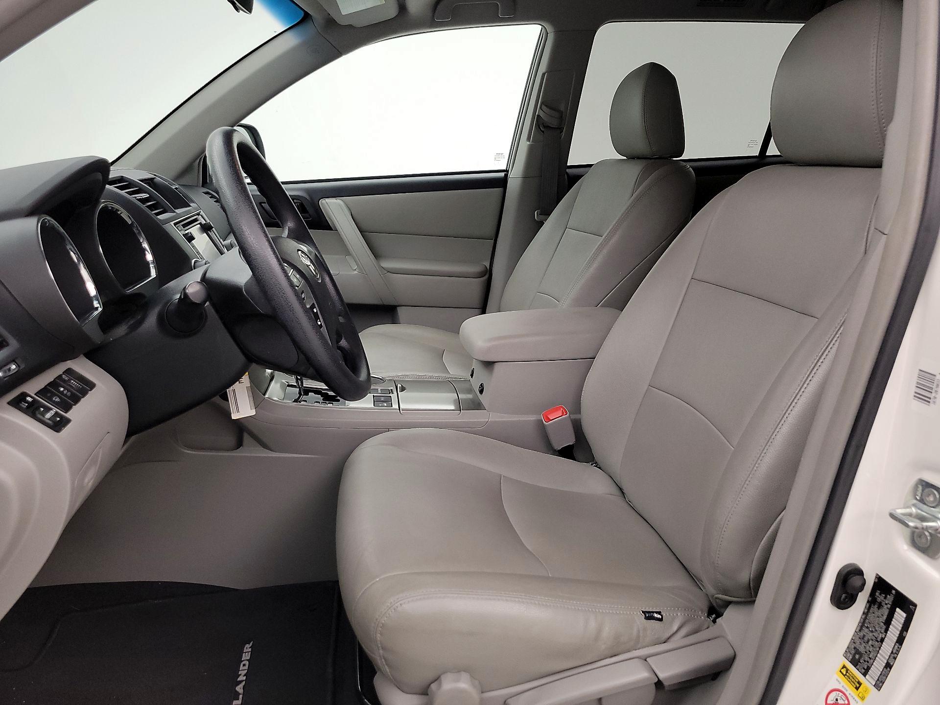 Thumbnail: 2013 Toyota Highlander - 11