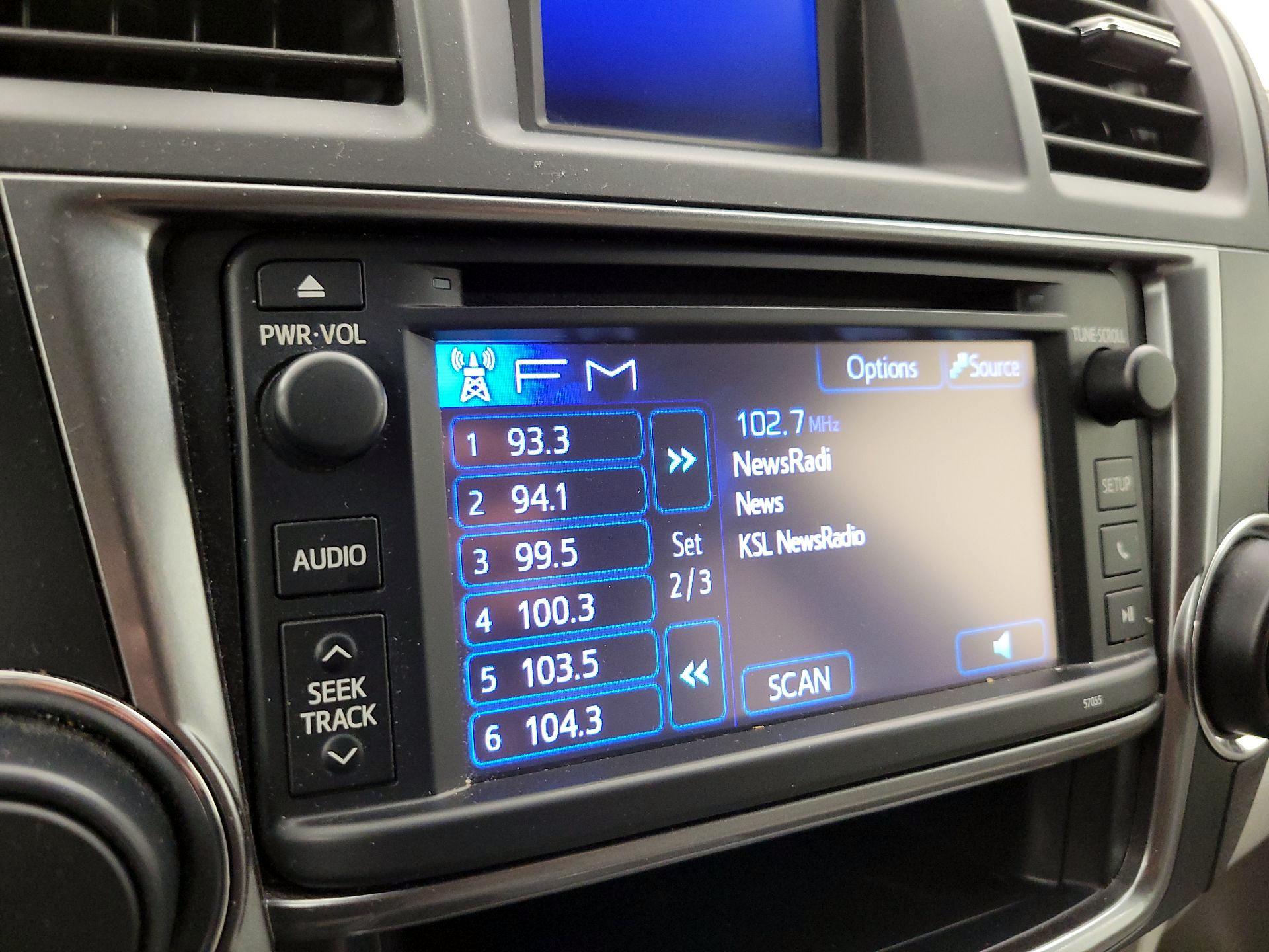 Thumbnail: 2013 Toyota Highlander - 14