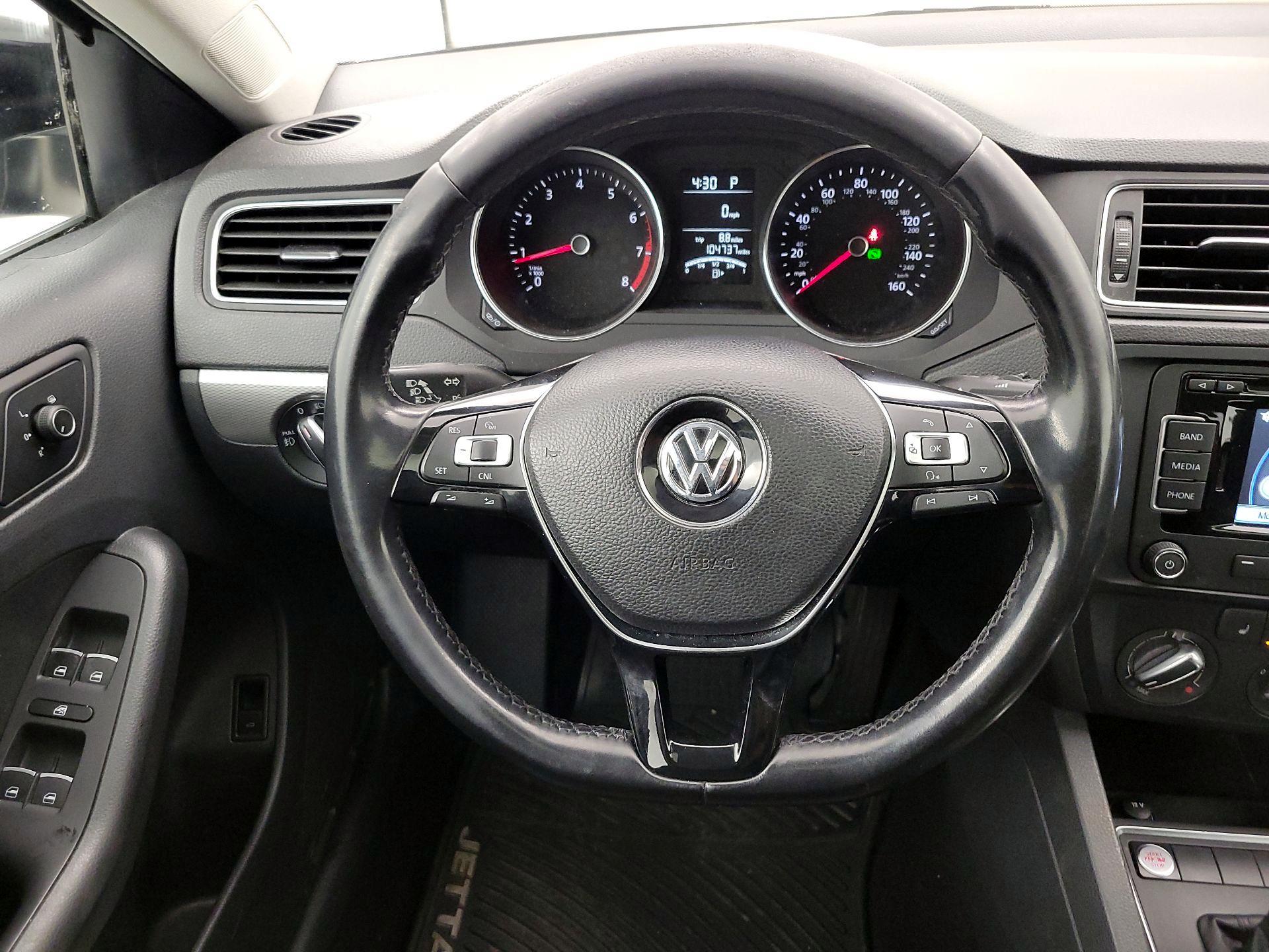 Thumbnail: 2015 Volkswagen Jetta - 10