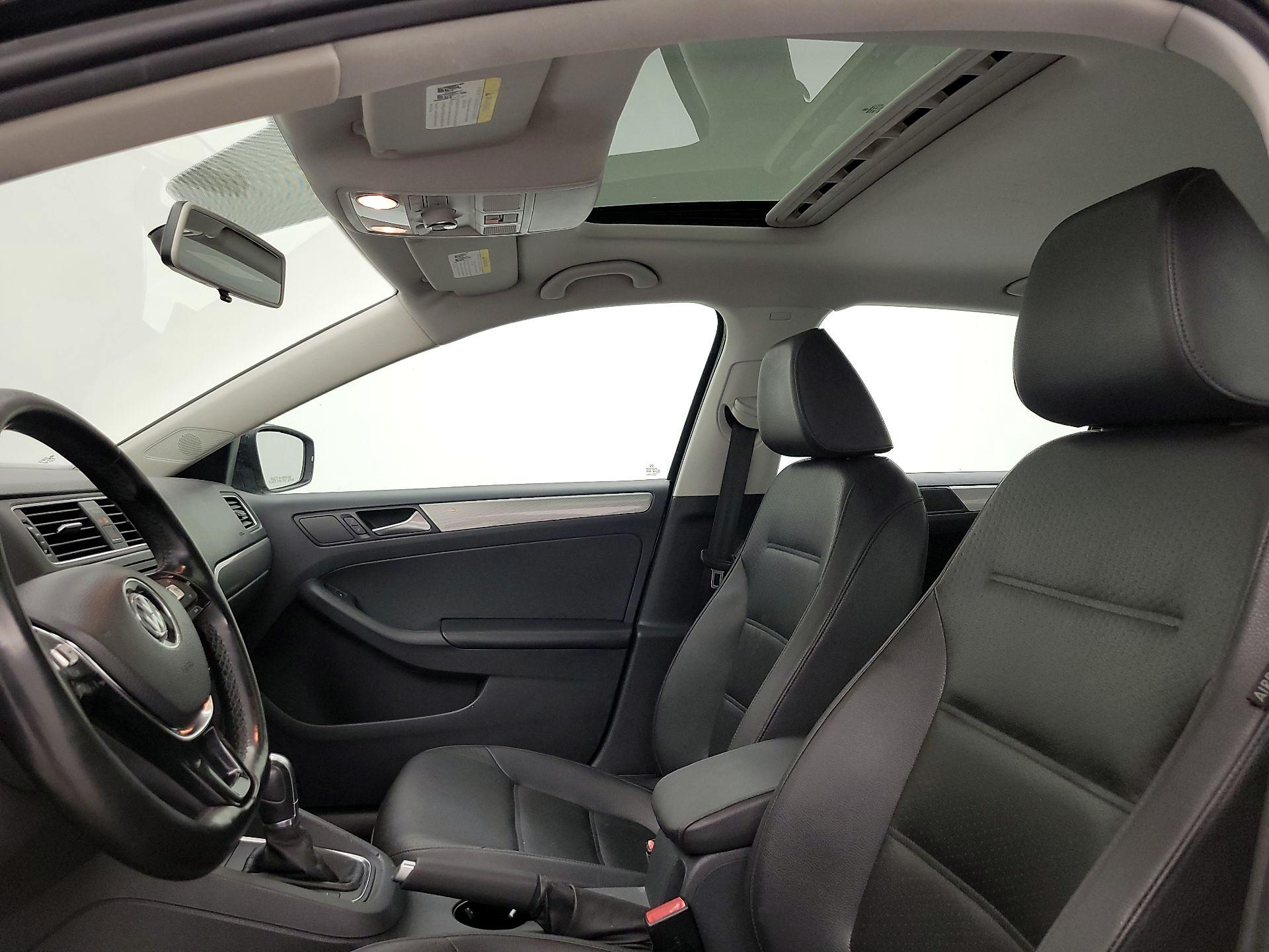 Thumbnail: 2015 Volkswagen Jetta - 20