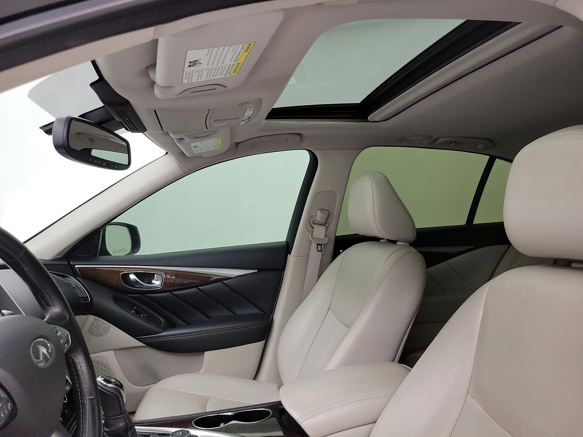 Thumbnail: 2015 INFINITI Q50 - 20