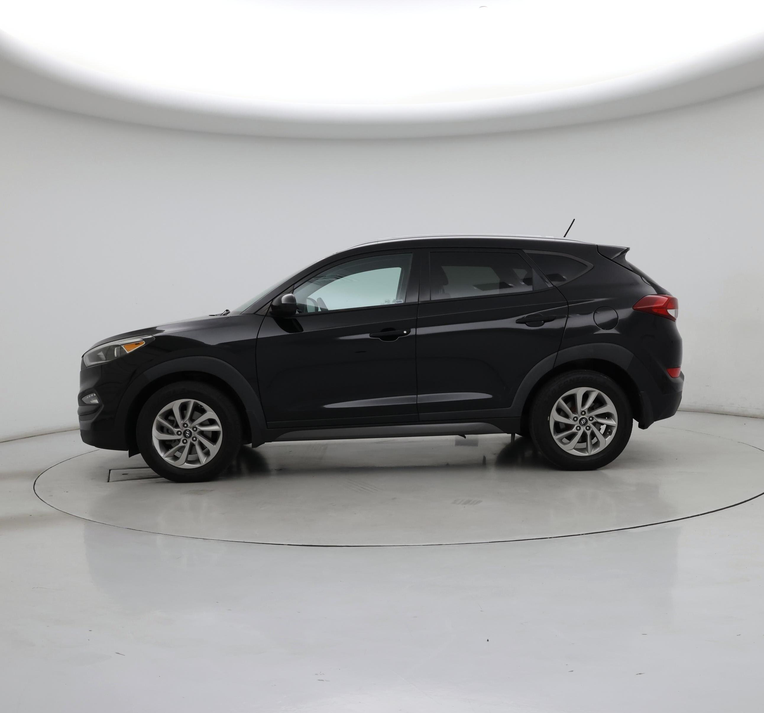 Thumbnail: 2016 Hyundai Tucson - 3